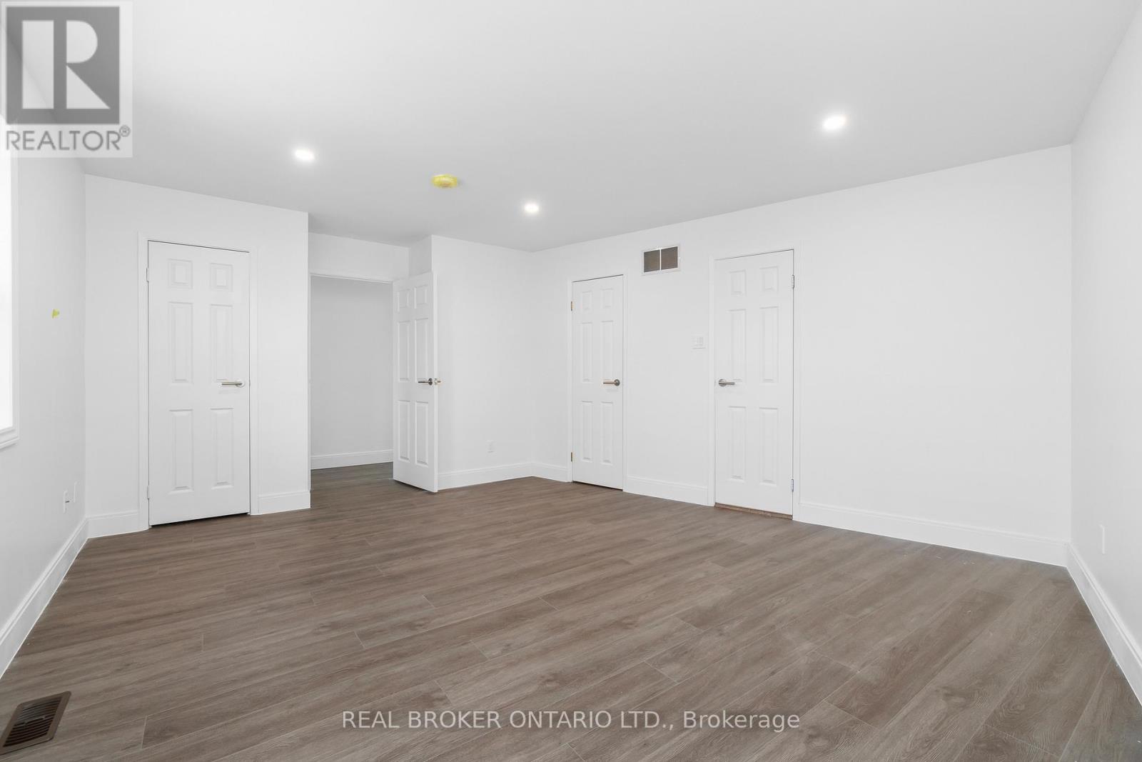 Upper - 1498 Paddington Court, Burlington, Ontario  L7M 1W7 - Photo 21 - W12703880