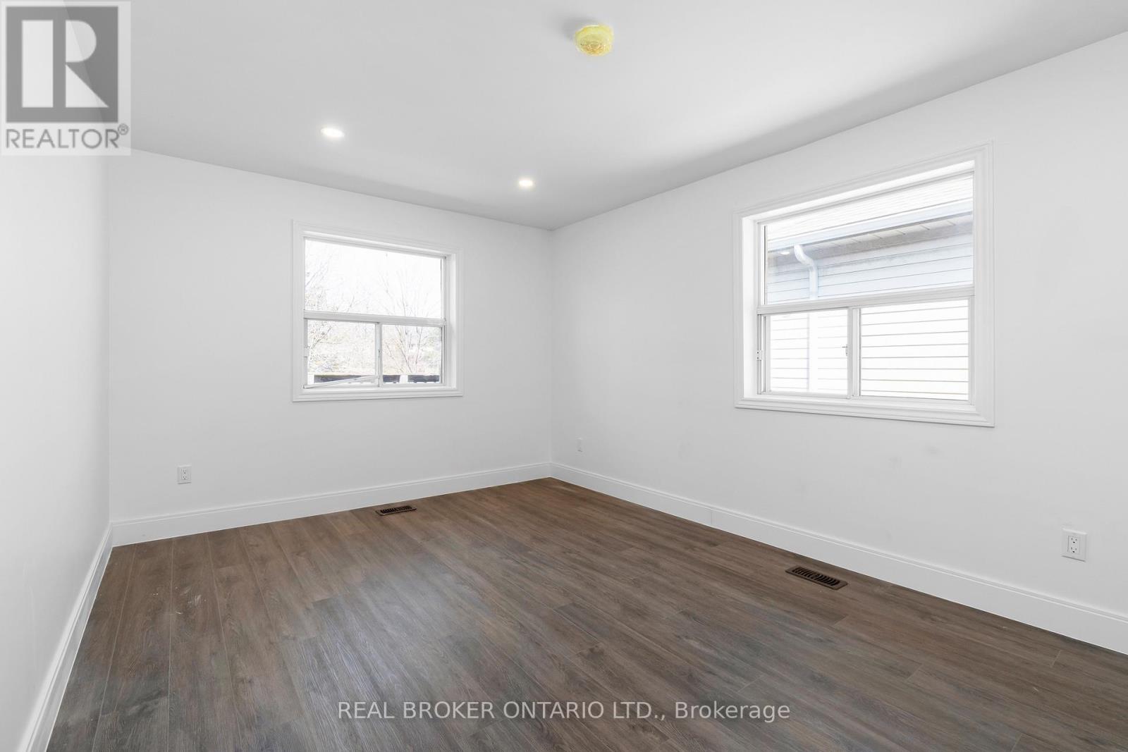 Upper - 1498 Paddington Court, Burlington, Ontario  L7M 1W7 - Photo 27 - W12703880