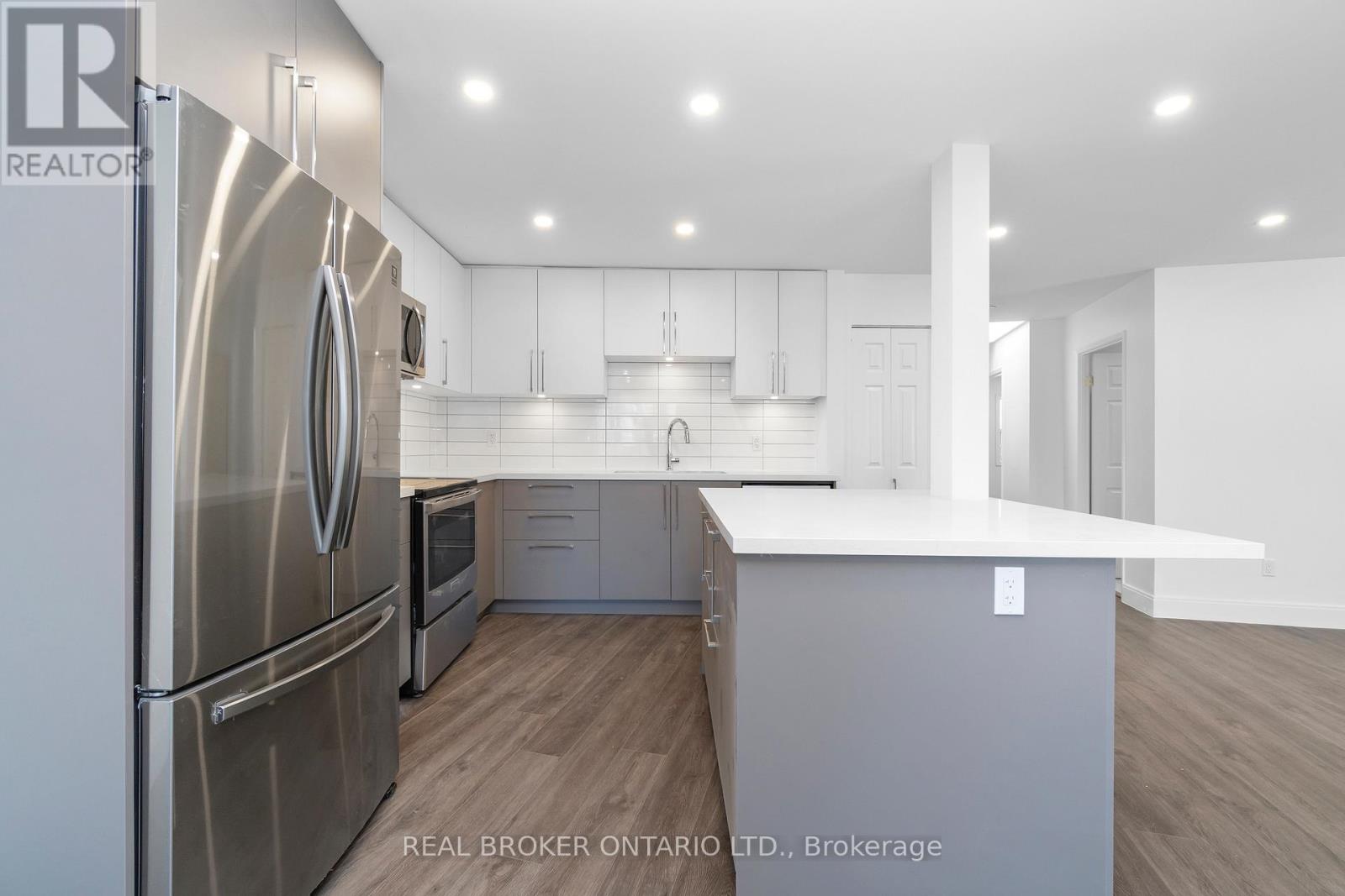 Upper - 1498 Paddington Court, Burlington, Ontario  L7M 1W7 - Photo 9 - W12703880