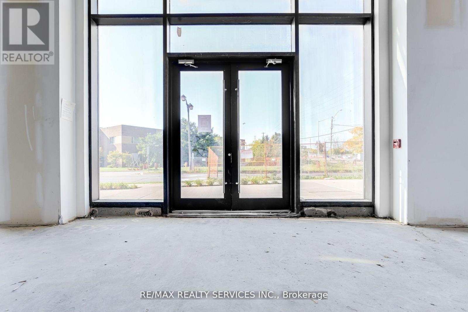 1 - 5220 Dundas Street, Burlington, Ontario  L7L 0J4 - Photo 14 - W12703894