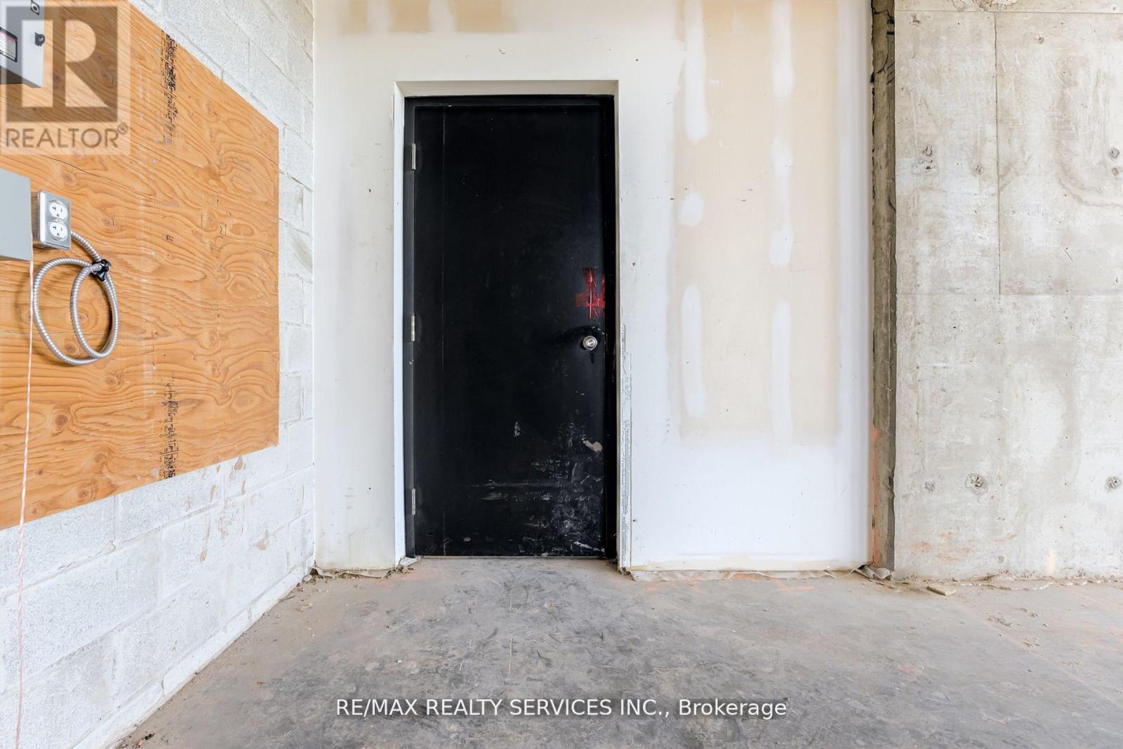 1 - 5220 Dundas Street, Burlington, Ontario  L7L 0J4 - Photo 21 - W12703894