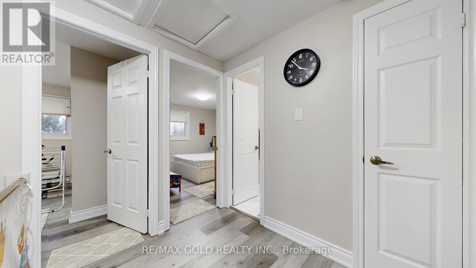 12 Glencastle Square, Brampton, Ontario  L6S 2H8 - Photo 21 - W12703906