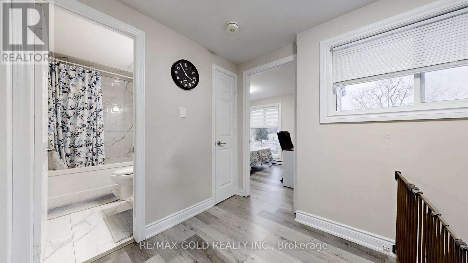 12 Glencastle Square, Brampton, Ontario  L6S 2H8 - Photo 22 - W12703906