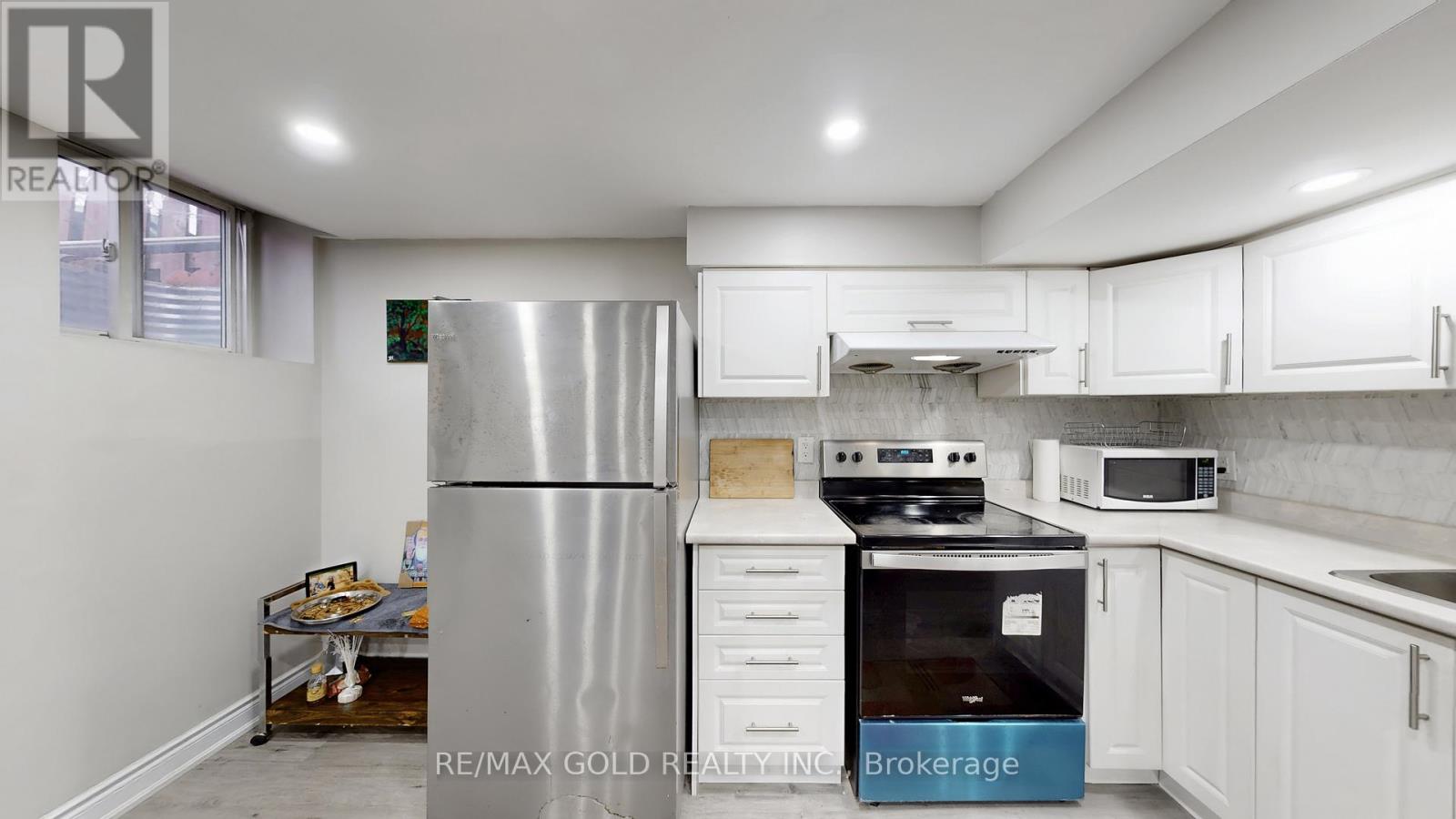 12 Glencastle Square, Brampton, Ontario  L6S 2H8 - Photo 43 - W12703906