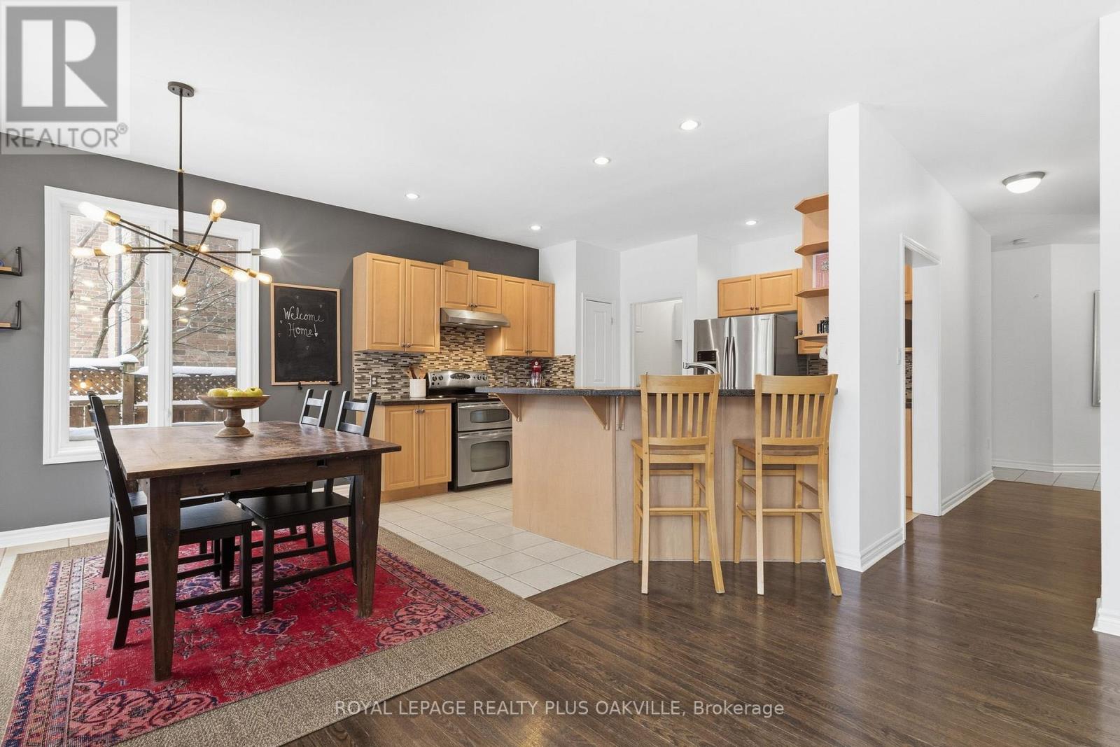 2249 Woodcrest Drive, Oakville, Ontario  L6M 4C6 - Photo 13 - W12703938