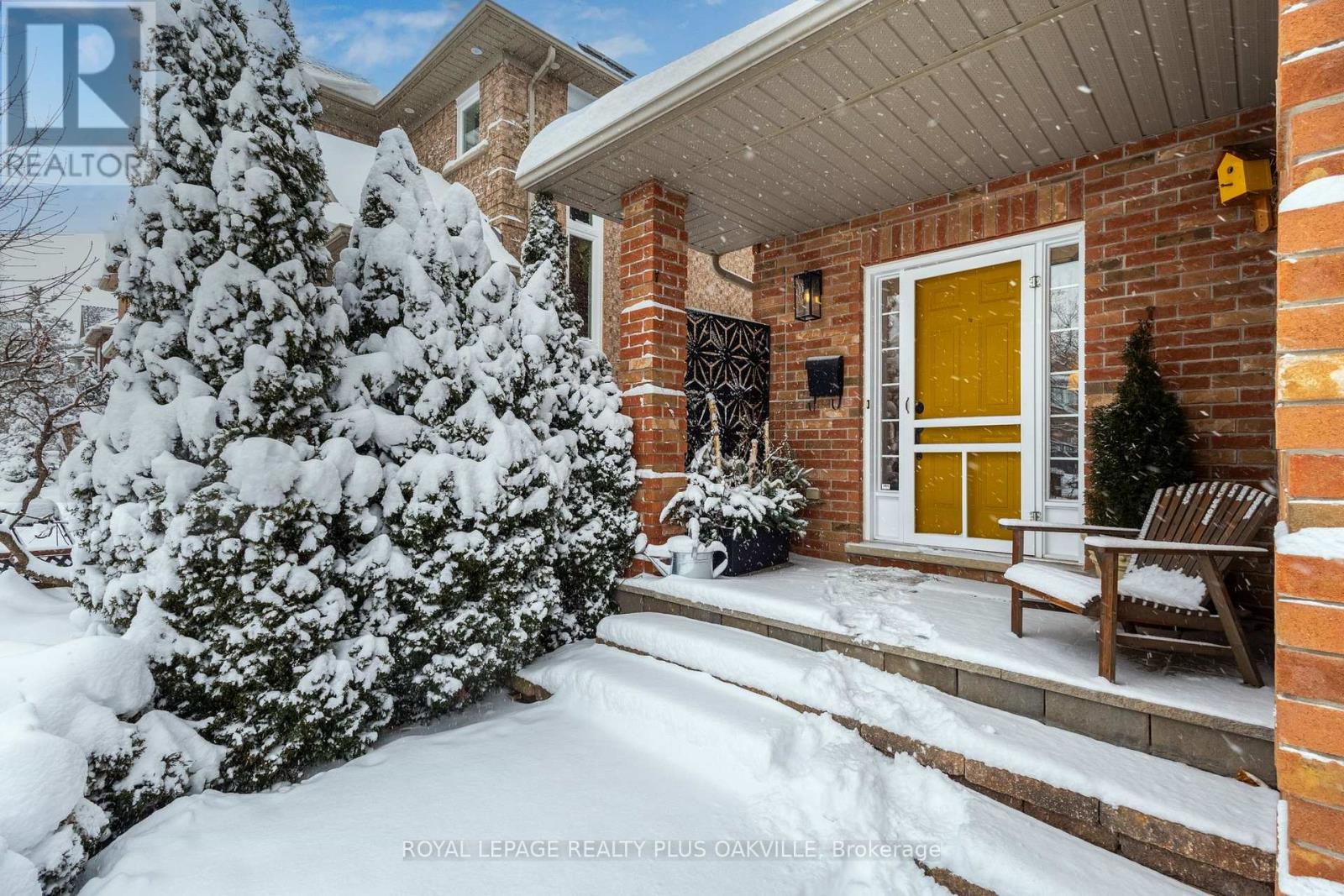 2249 Woodcrest Drive, Oakville, Ontario  L6M 4C6 - Photo 3 - W12703938