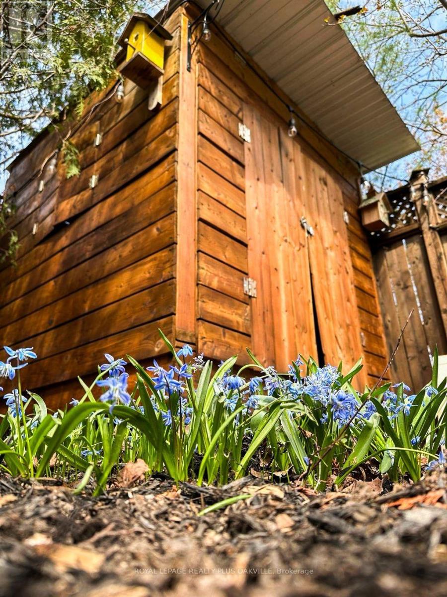 2249 Woodcrest Drive, Oakville, Ontario  L6M 4C6 - Photo 48 - W12703938