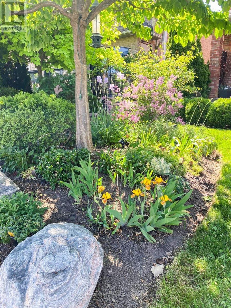 2249 Woodcrest Drive, Oakville, Ontario  L6M 4C6 - Photo 50 - W12703938