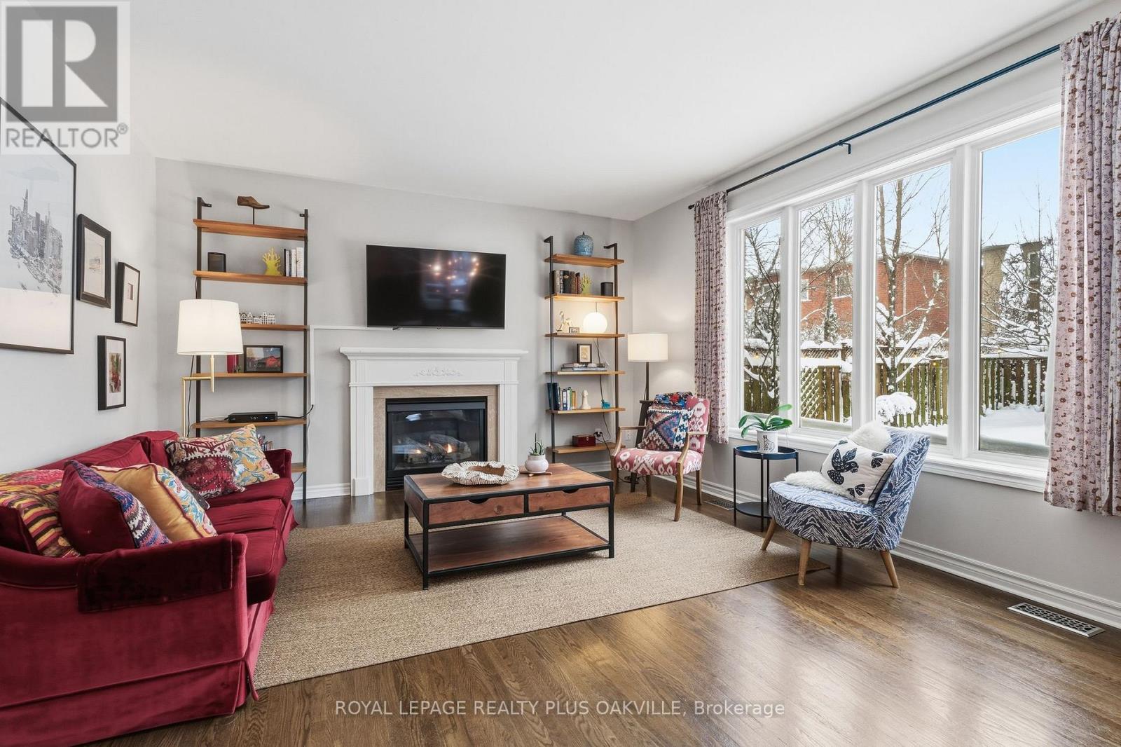 2249 Woodcrest Drive, Oakville, Ontario  L6M 4C6 - Photo 6 - W12703938