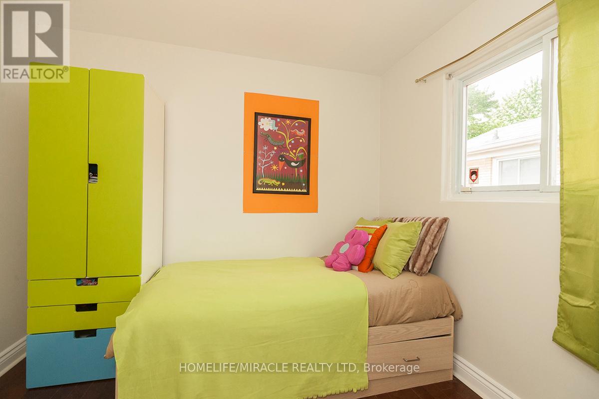 3481 Ashcroft Crescent, Mississauga, Ontario  L5C 2R6 - Photo 16 - W12703940