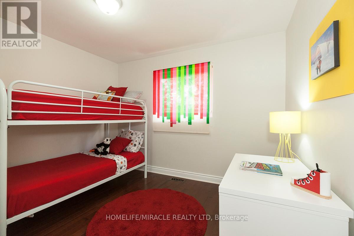 3481 Ashcroft Crescent, Mississauga, Ontario  L5C 2R6 - Photo 19 - W12703940