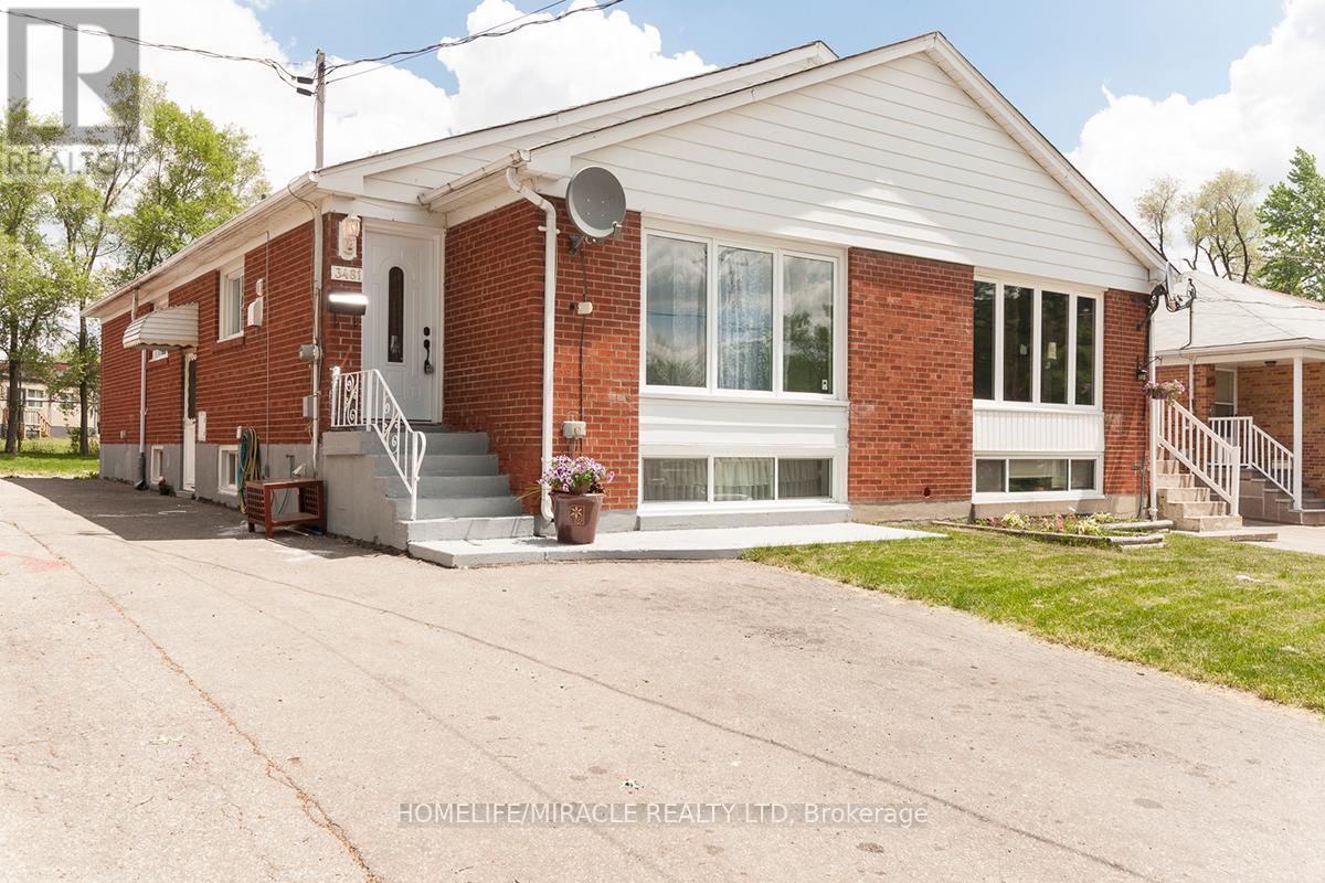 3481 Ashcroft Crescent, Mississauga, Ontario  L5C 2R6 - Photo 2 - W12703940