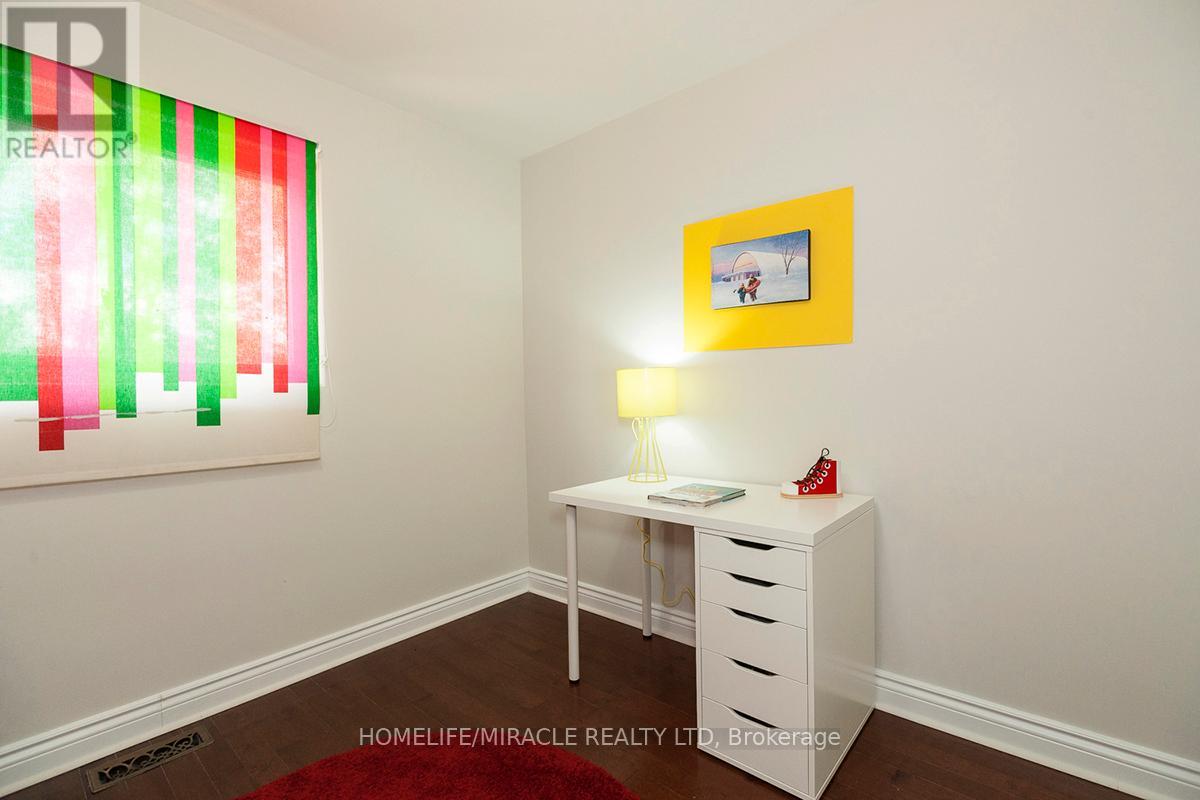 3481 Ashcroft Crescent, Mississauga, Ontario  L5C 2R6 - Photo 22 - W12703940