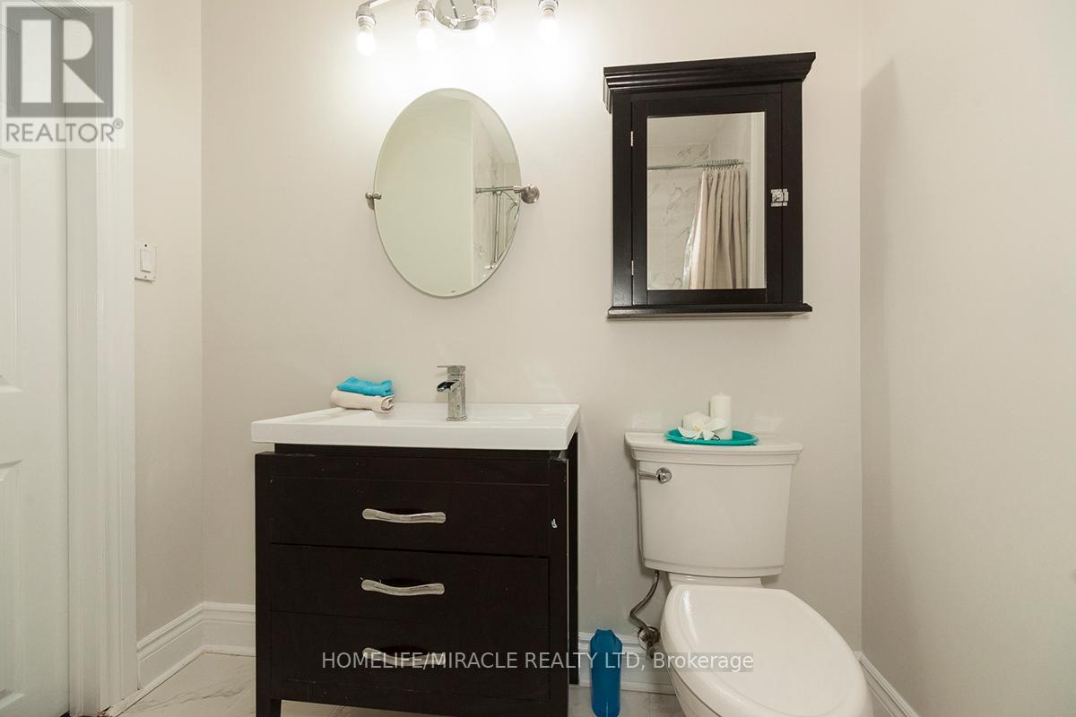 3481 Ashcroft Crescent, Mississauga, Ontario  L5C 2R6 - Photo 24 - W12703940