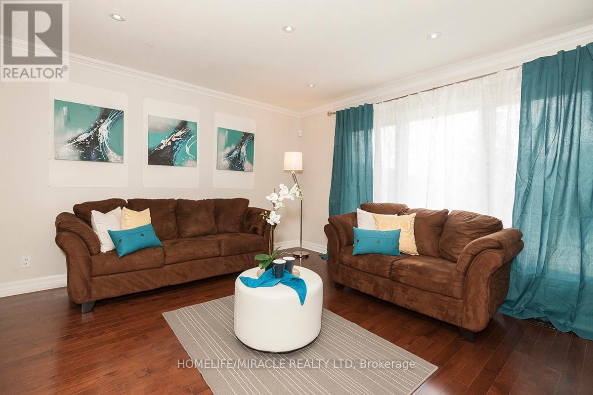 3481 Ashcroft Crescent, Mississauga, Ontario  L5C 2R6 - Photo 7 - W12703940