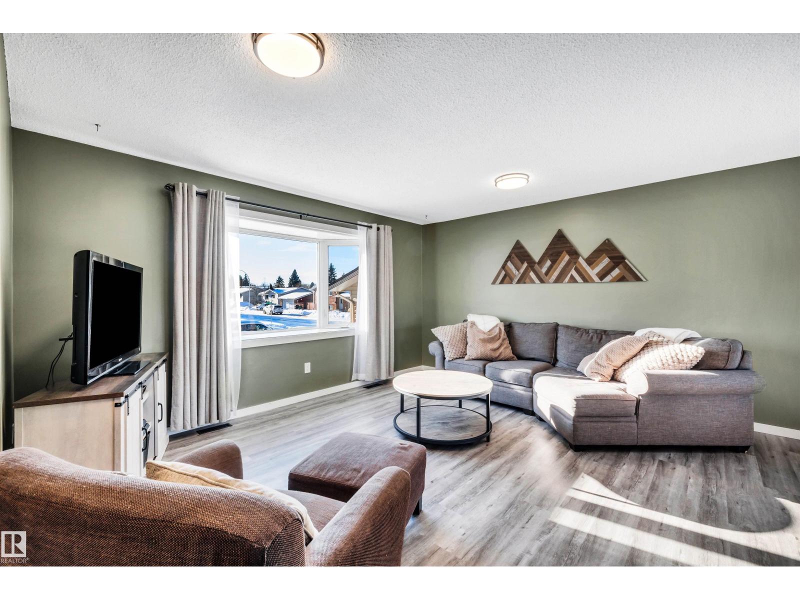 8612 33 Av Nw Nw, Edmonton, Alberta  T6K 2Y1 - Photo 1 - E4470282