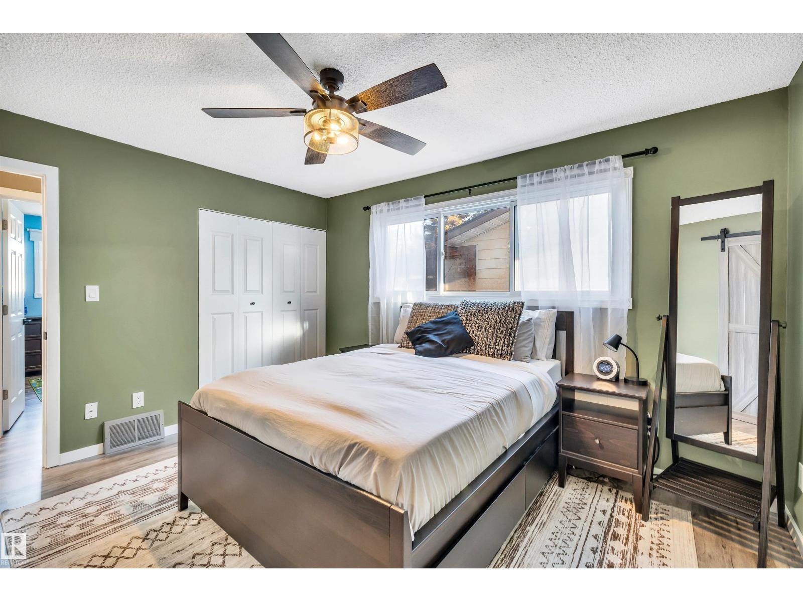 8612 33 Av Nw Nw, Edmonton, Alberta  T6K 2Y1 - Photo 12 - E4470282