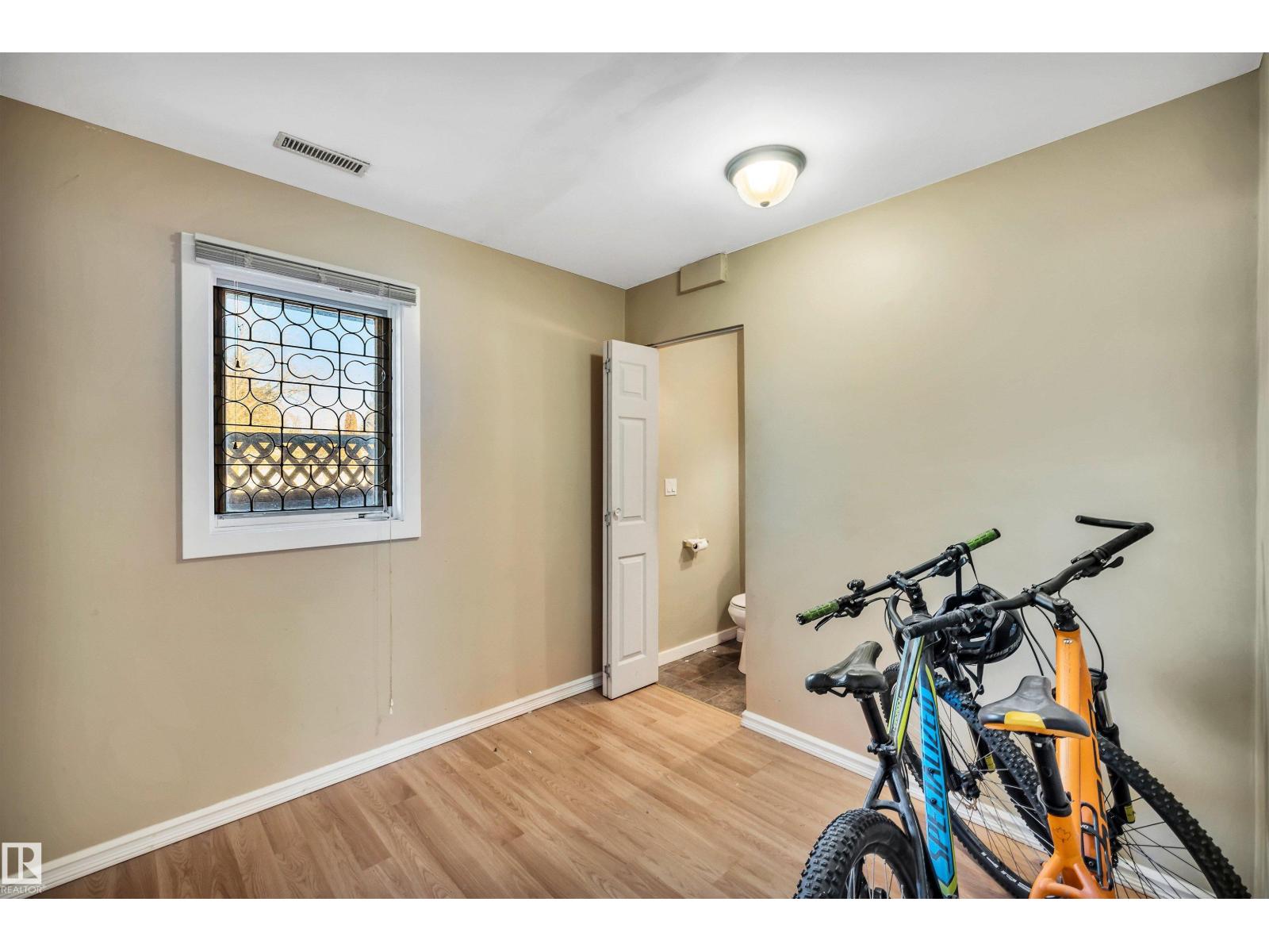 8612 33 Av Nw Nw, Edmonton, Alberta  T6K 2Y1 - Photo 31 - E4470282