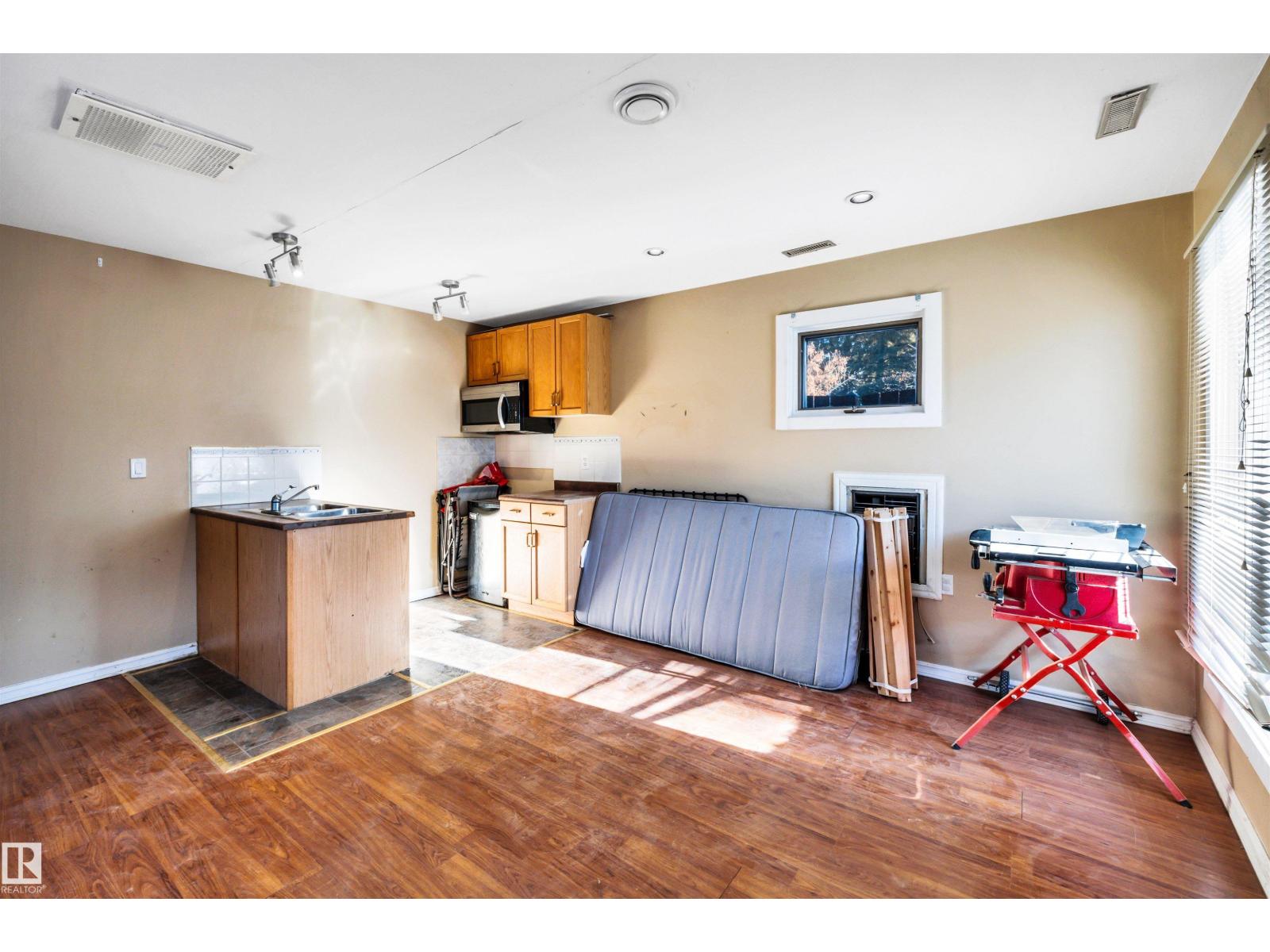 8612 33 Av Nw Nw, Edmonton, Alberta  T6K 2Y1 - Photo 34 - E4470282