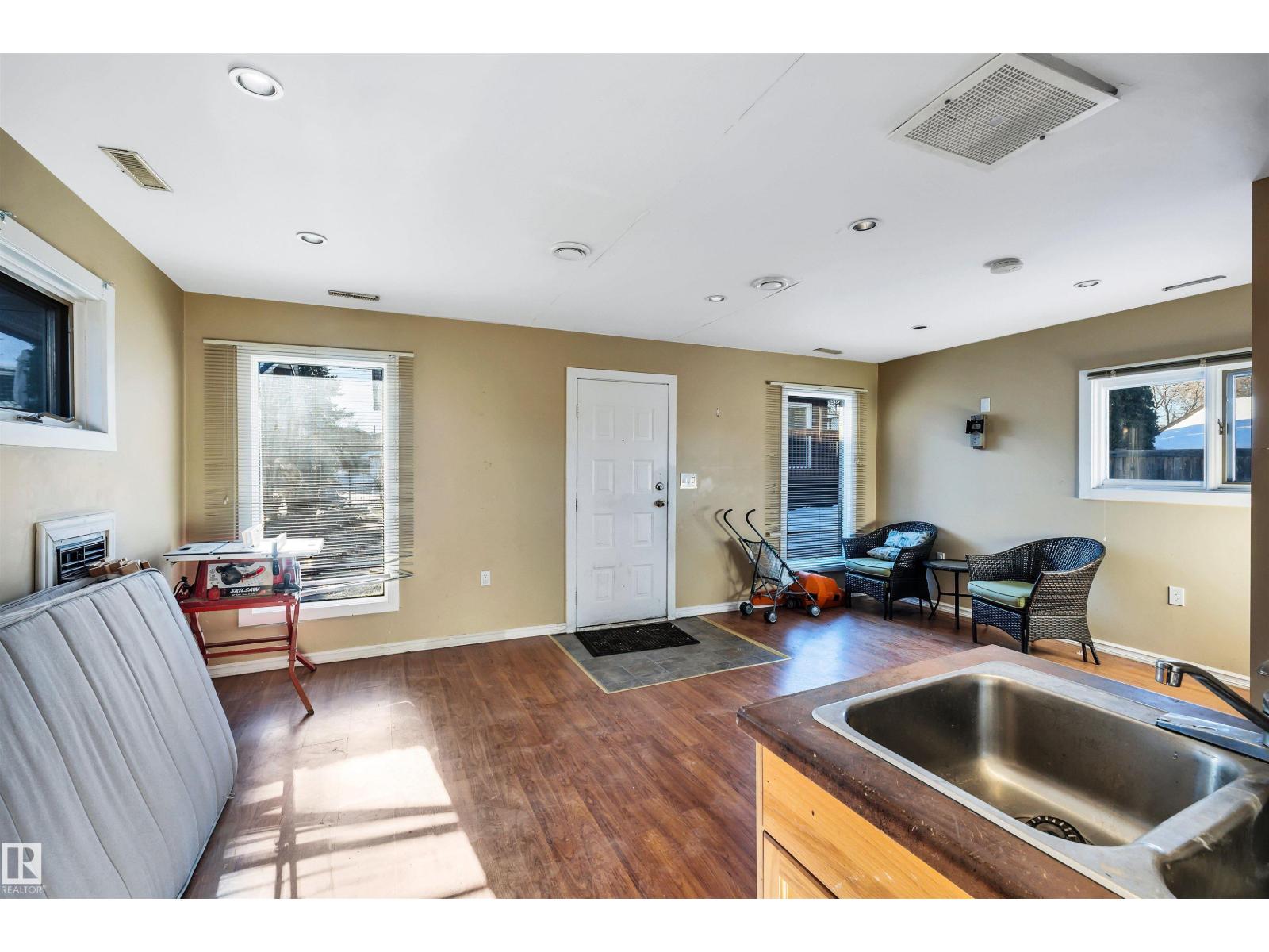 8612 33 Av Nw Nw, Edmonton, Alberta  T6K 2Y1 - Photo 35 - E4470282