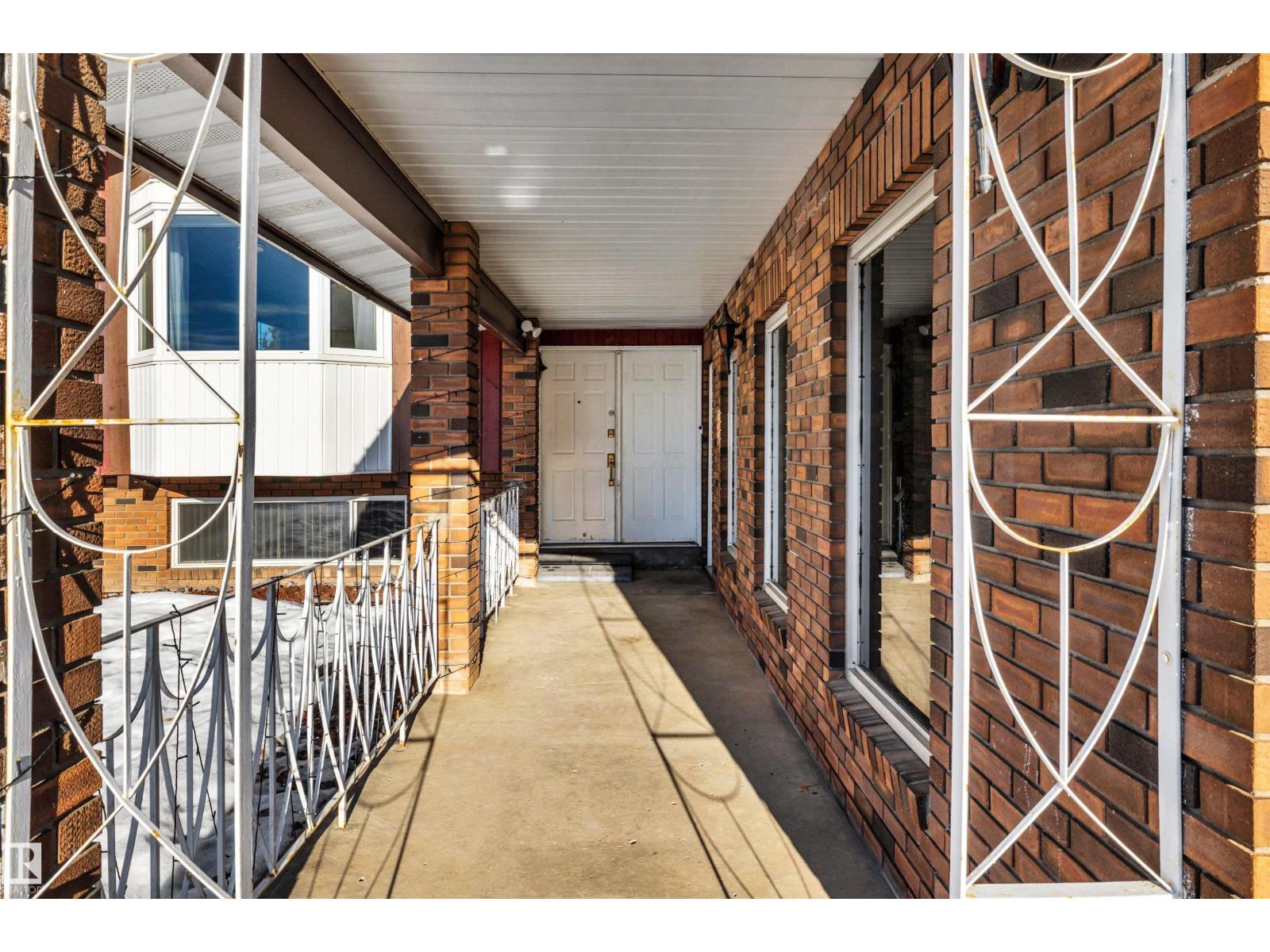 8612 33 Av Nw Nw, Edmonton, Alberta  T6K 2Y1 - Photo 45 - E4470282