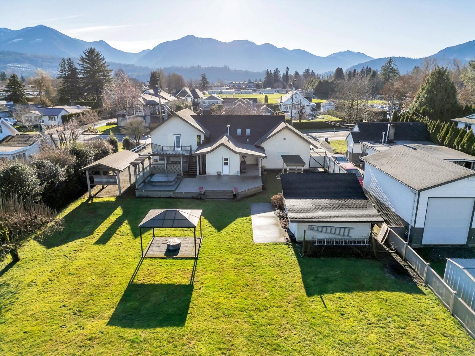 45757 Britton Avenue, Sardis East Vedder, Chilliwack, British Columbia  V2R 1X7 - Photo 4 - R3075325