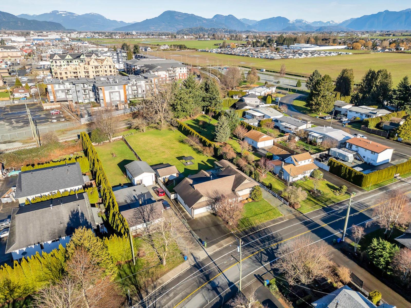 45757 Britton Avenue, Sardis East Vedder, Chilliwack, British Columbia  V2R 1X7 - Photo 8 - R3075325