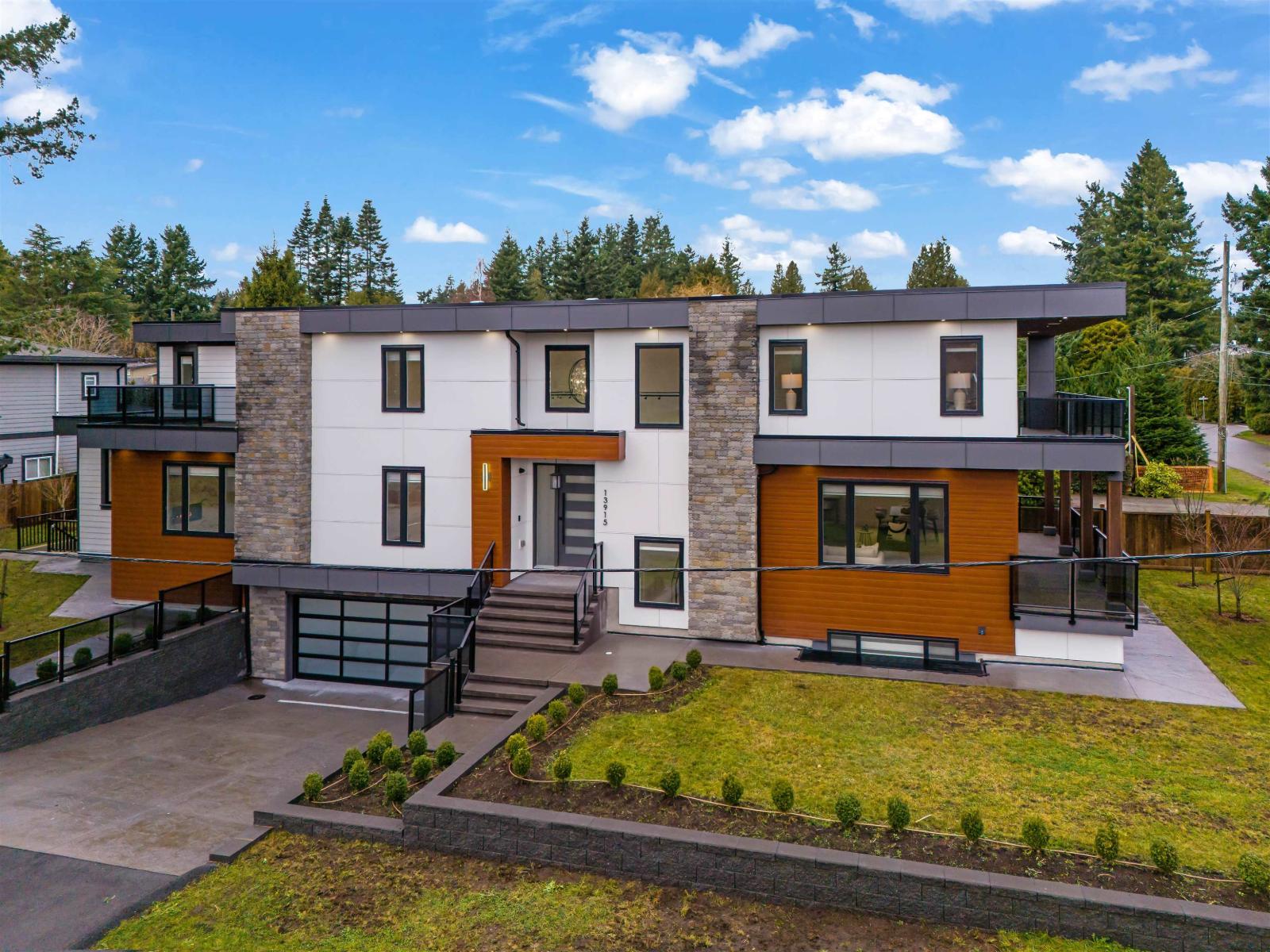 13915 Blackburn Avenue, White Rock, British Columbia  V4B 2Z3 - Photo 36 - R3080034