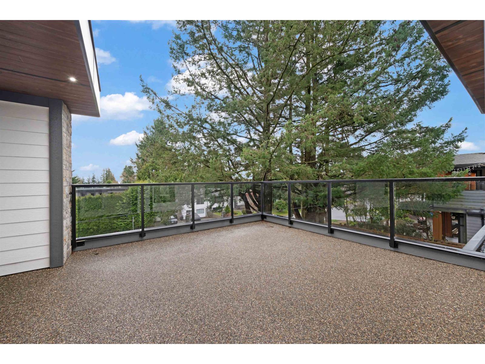 13915 Blackburn Avenue, White Rock, British Columbia  V4B 2Z3 - Photo 33 - R3080034