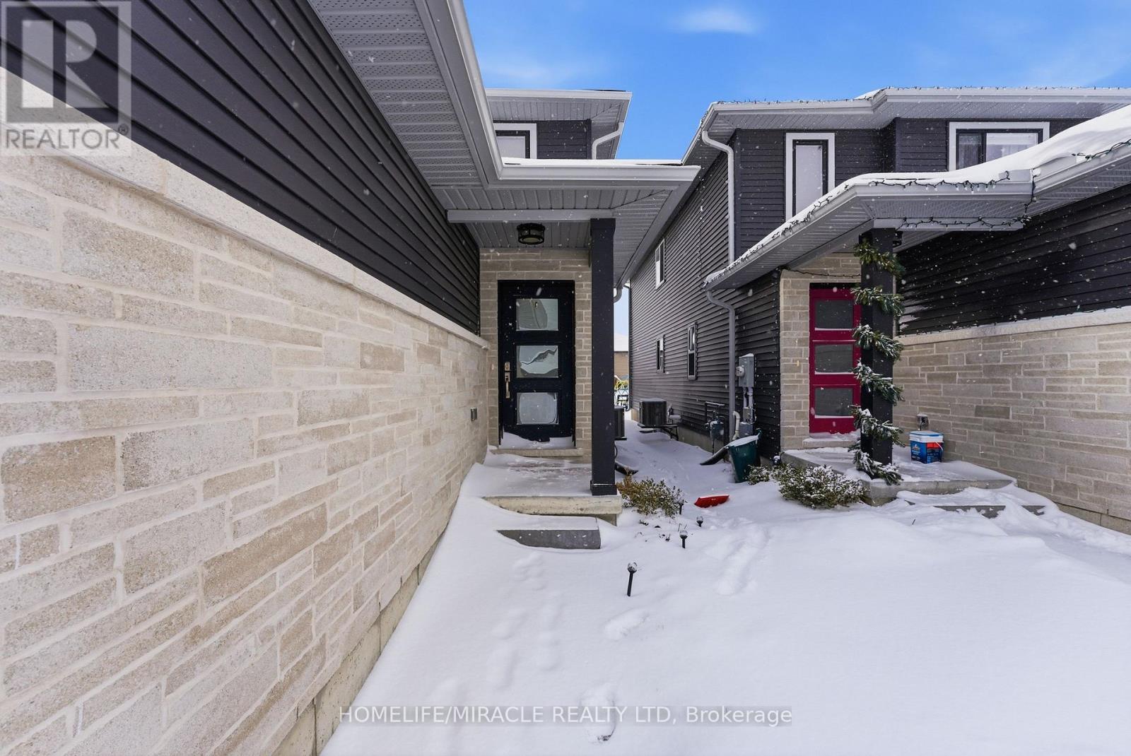 38 Dewal Place, Belleville, Ontario  K8P 0H2 - Photo 3 - X12703876