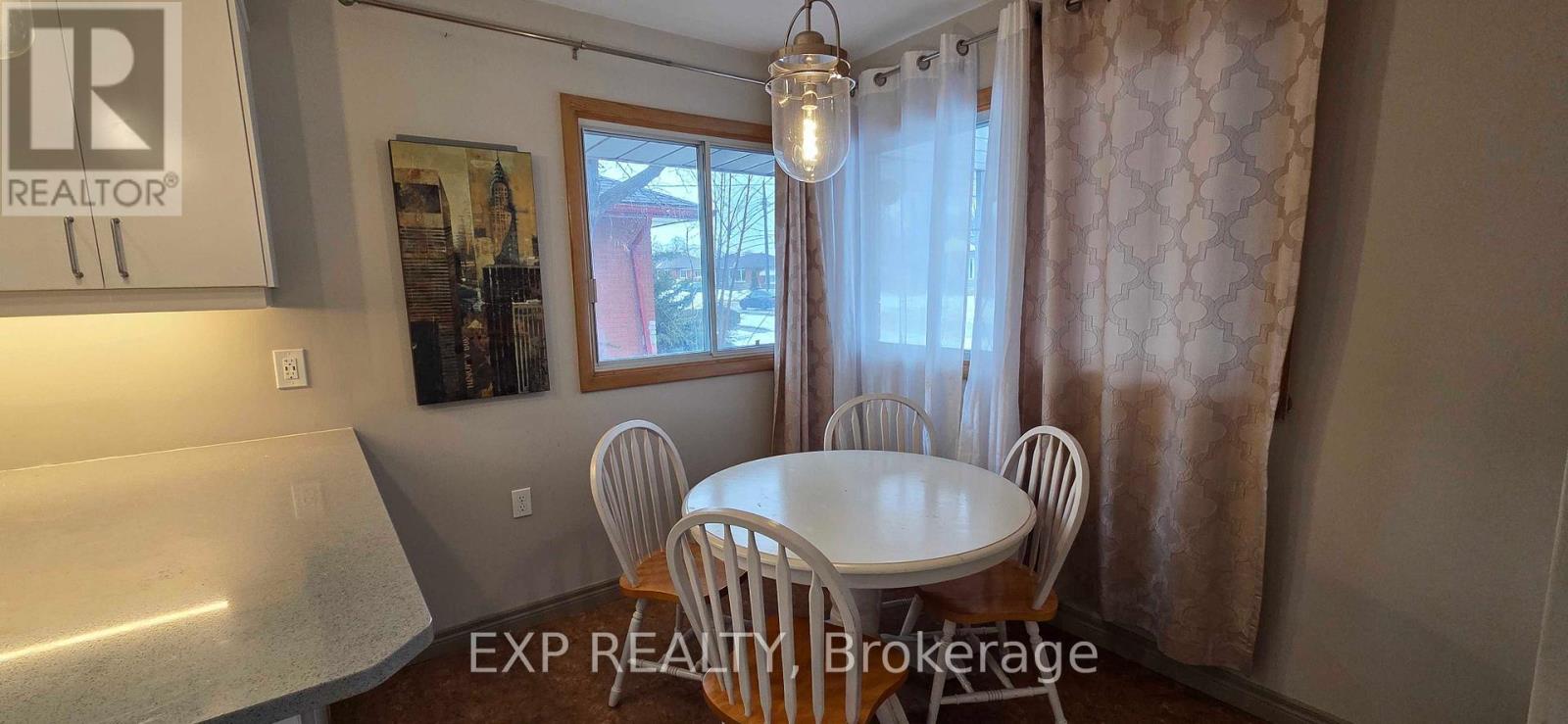 A - 46 Munroe Street, Kitchener, Ontario  N2C 1V7 - Photo 4 - X12703890