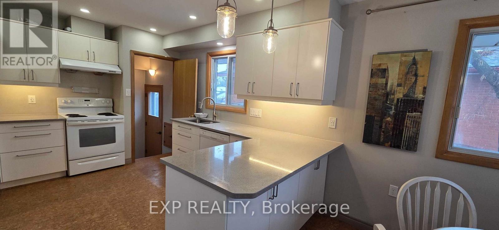 A - 46 Munroe Street, Kitchener, Ontario  N2C 1V7 - Photo 5 - X12703890