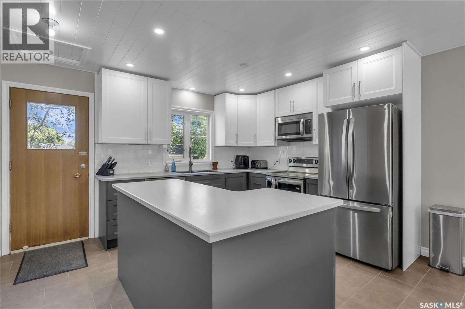 106 Wood Crescent, Assiniboia, Saskatchewan  S0H 0B0 - Photo 13 - SK026816