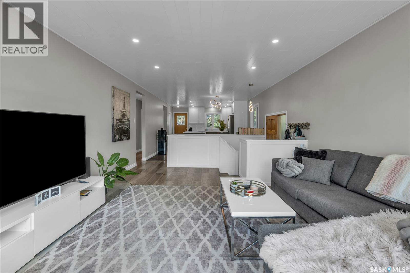 106 Wood Crescent, Assiniboia, Saskatchewan  S0H 0B0 - Photo 8 - SK026816