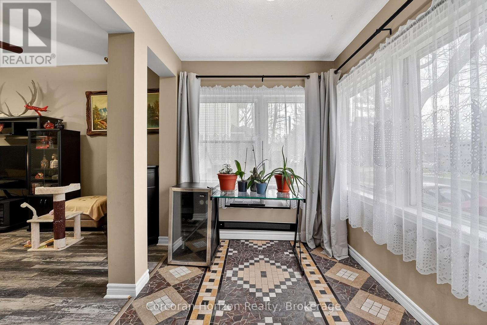 5270 Second Avenue, Niagara Falls, Ontario  L2E 4K2 - Photo 10 - X12703982