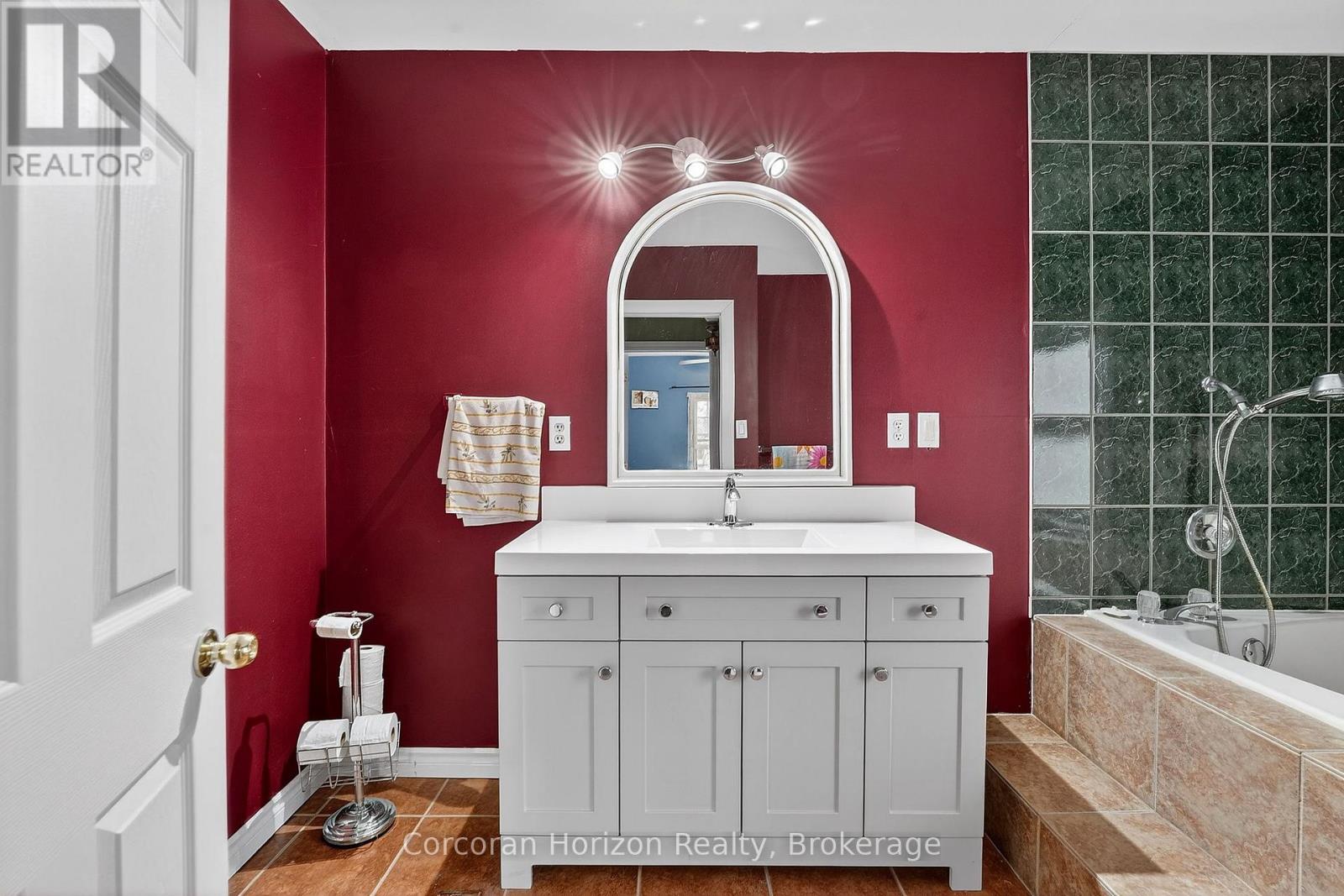 5270 Second Avenue, Niagara Falls, Ontario  L2E 4K2 - Photo 33 - X12703982