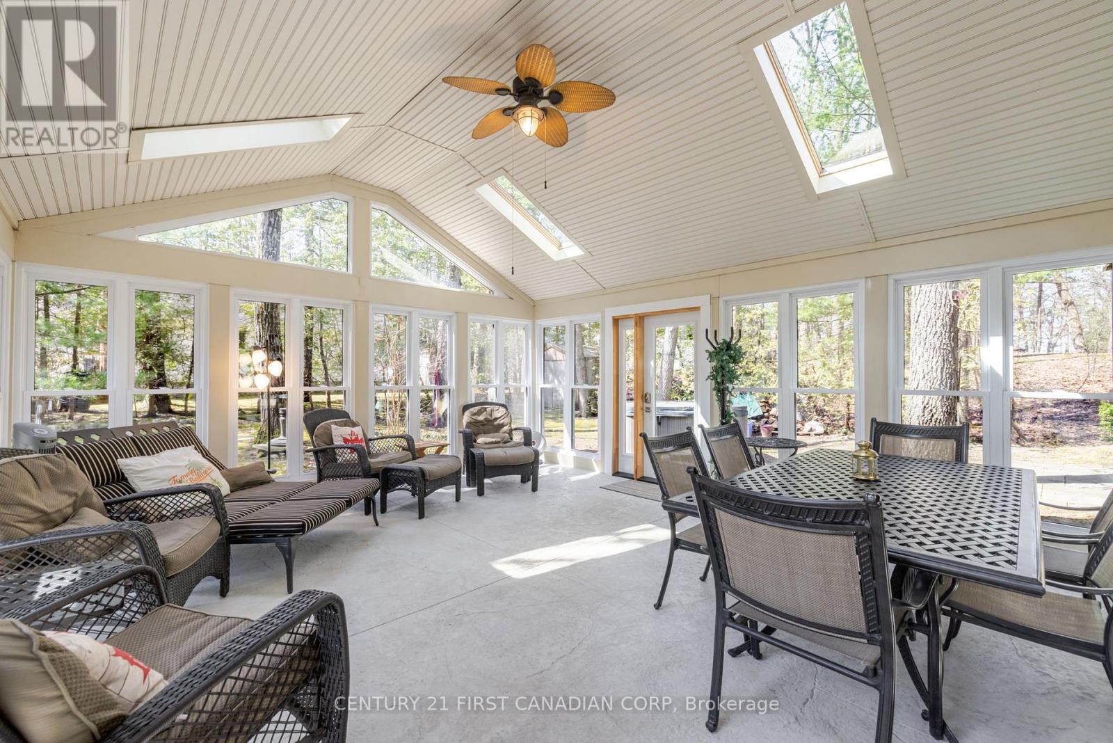 Photo 17 of 41 for 47 Heaman Crescent