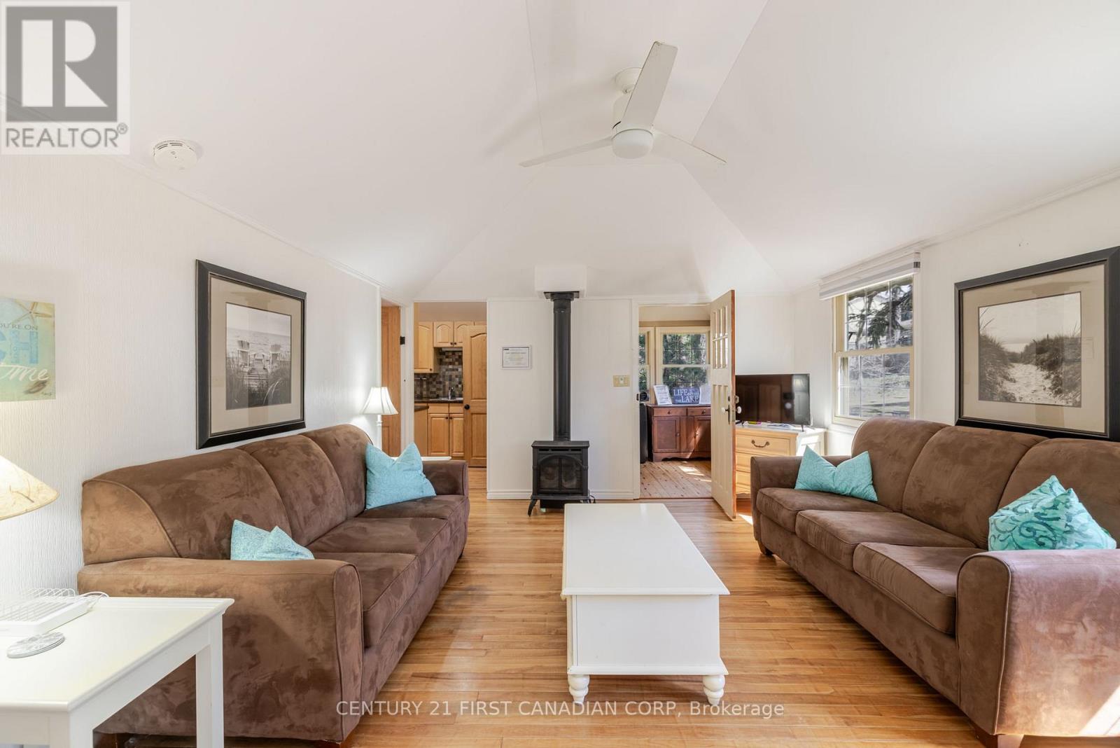 Photo 19 of 41 for 47 Heaman Crescent