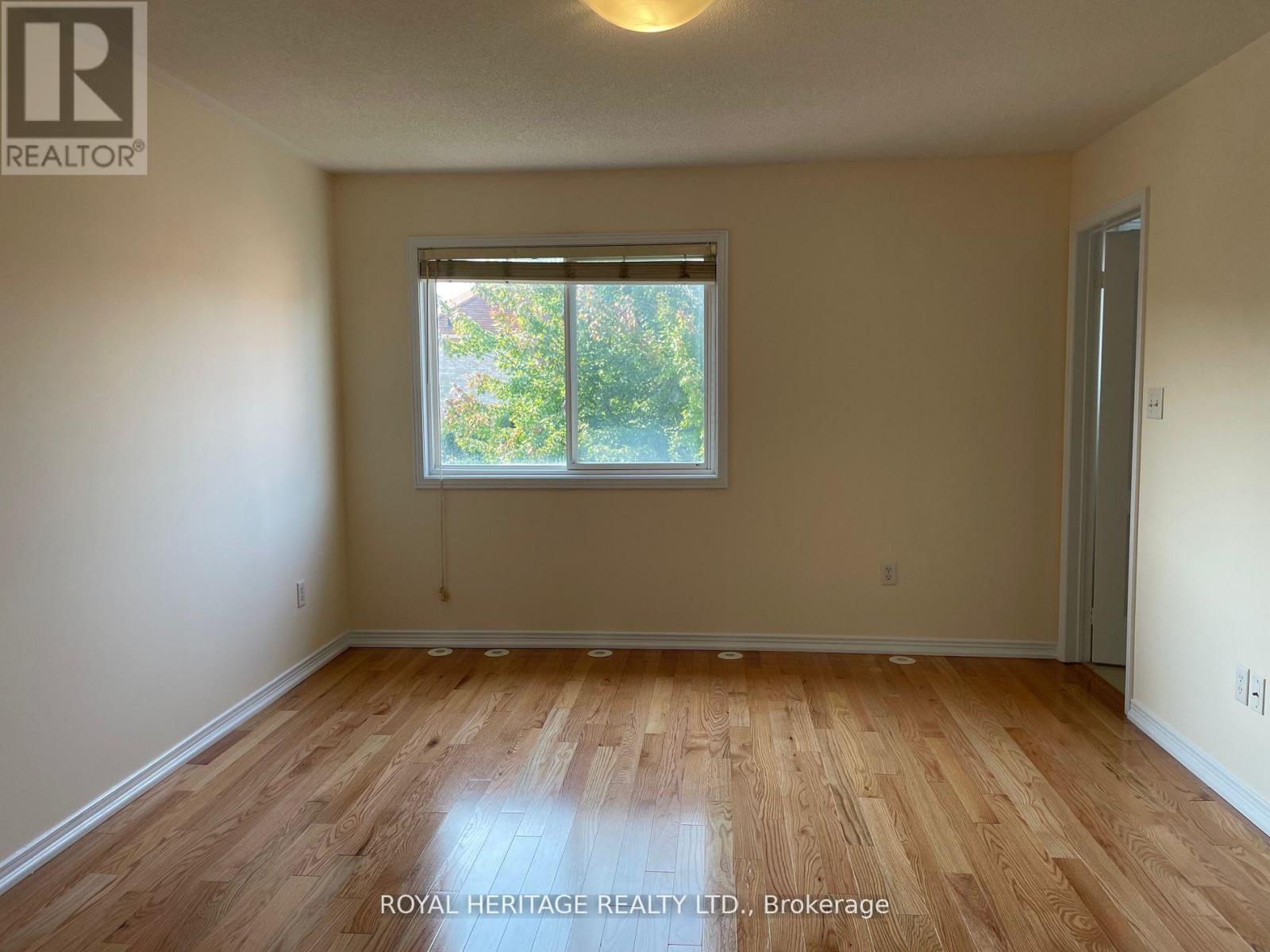 16 Pilkington Drive, Toronto, Ontario  M1L 0B6 - Photo 11 - E12704154