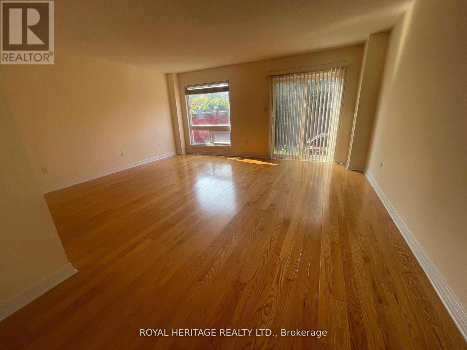 16 Pilkington Drive, Toronto, Ontario  M1L 0B6 - Photo 3 - E12704154