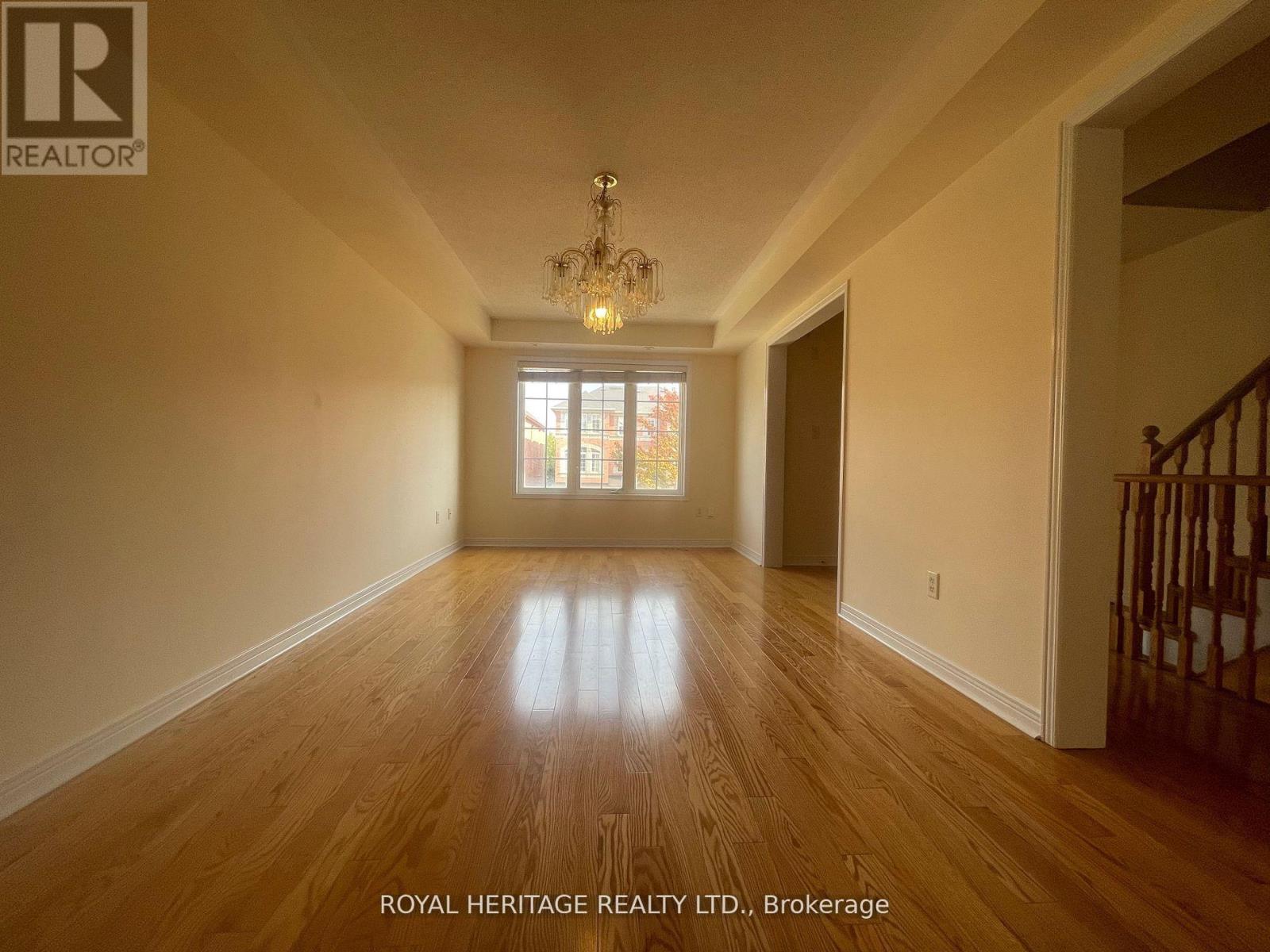 16 Pilkington Drive, Toronto, Ontario  M1L 0B6 - Photo 4 - E12704154