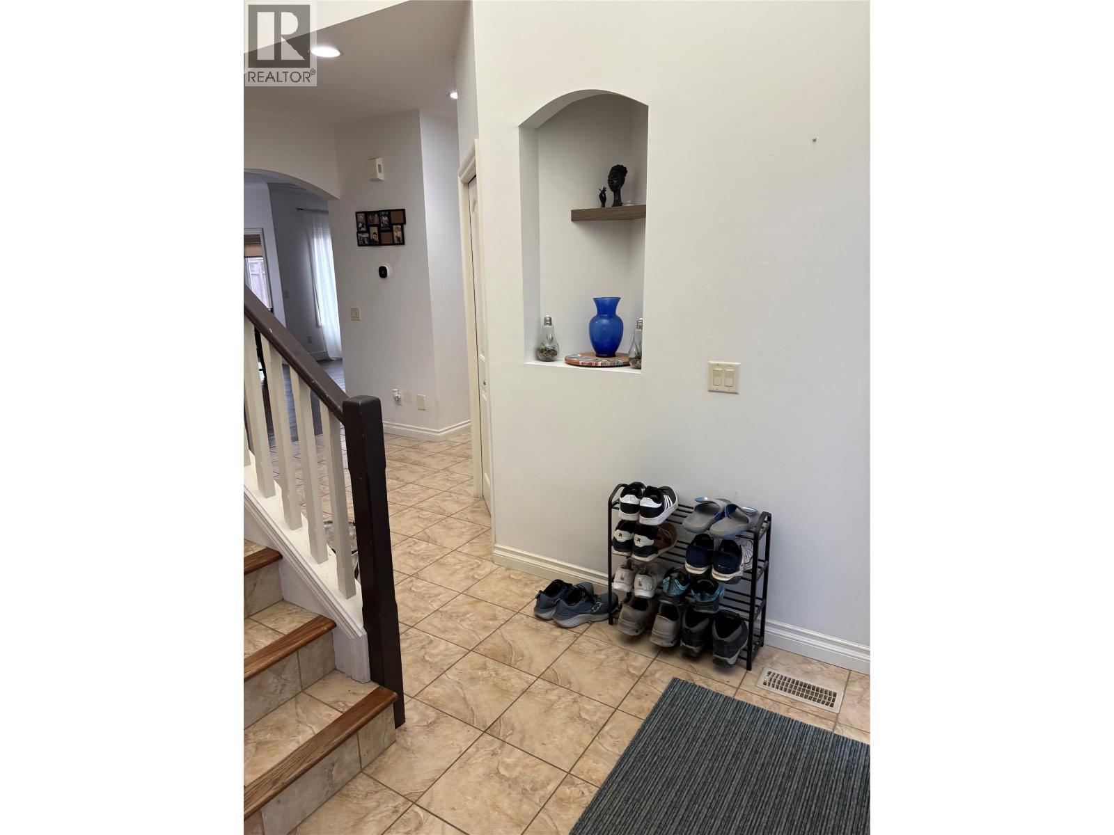 5017 Killdeer Road, Kelowna, British Columbia  V1W 4M4 - Photo 5 - 10372432