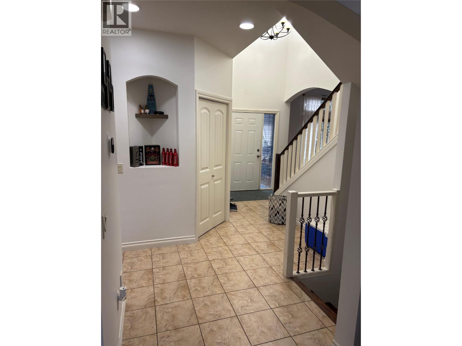 5017 Killdeer Road, Kelowna, British Columbia  V1W 4M4 - Photo 4 - 10372432