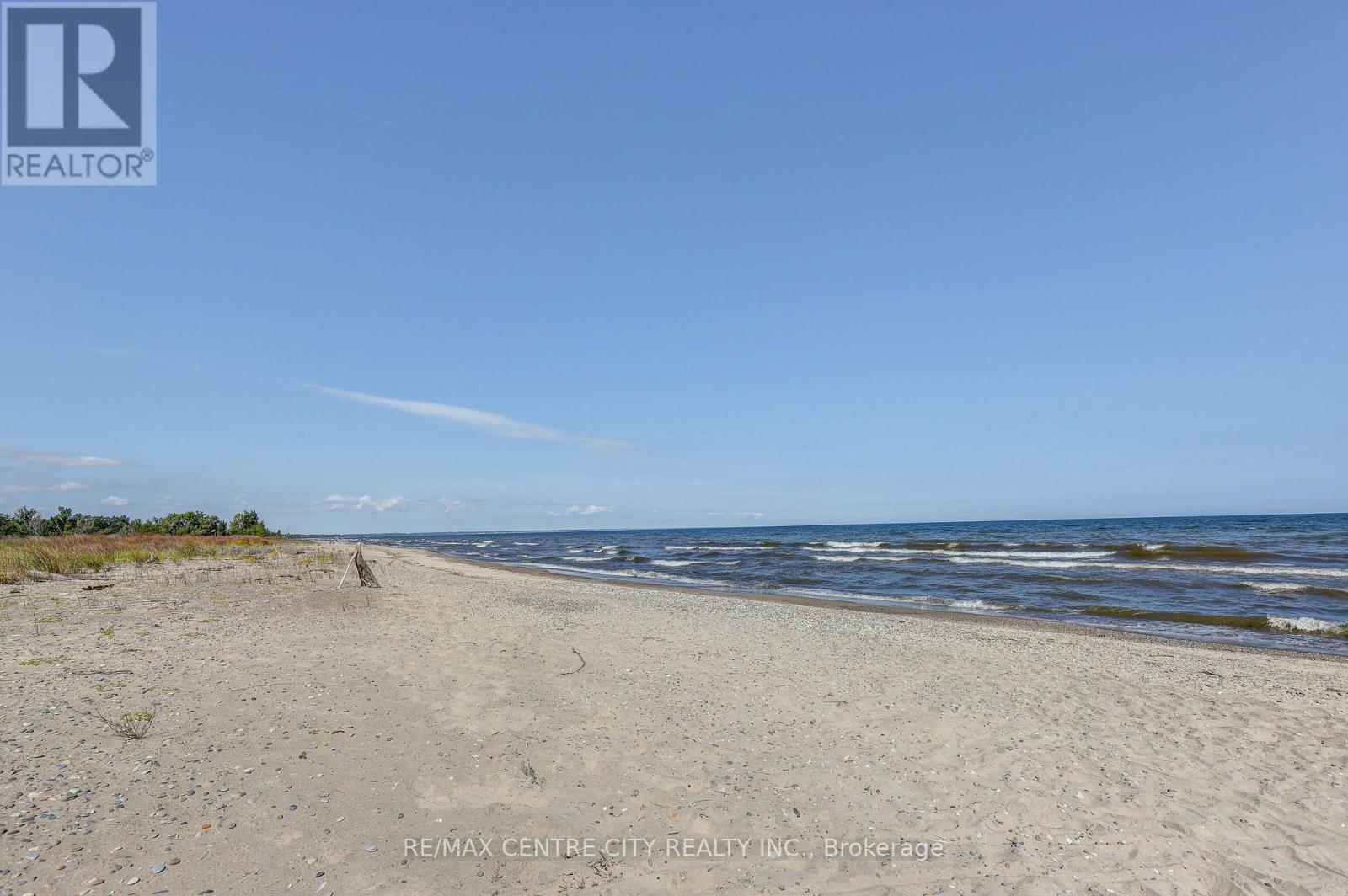 17374 Lakeshore Road, Chatham-Kent, Ontario  N0P 1X0 - Photo 12 - X12704026