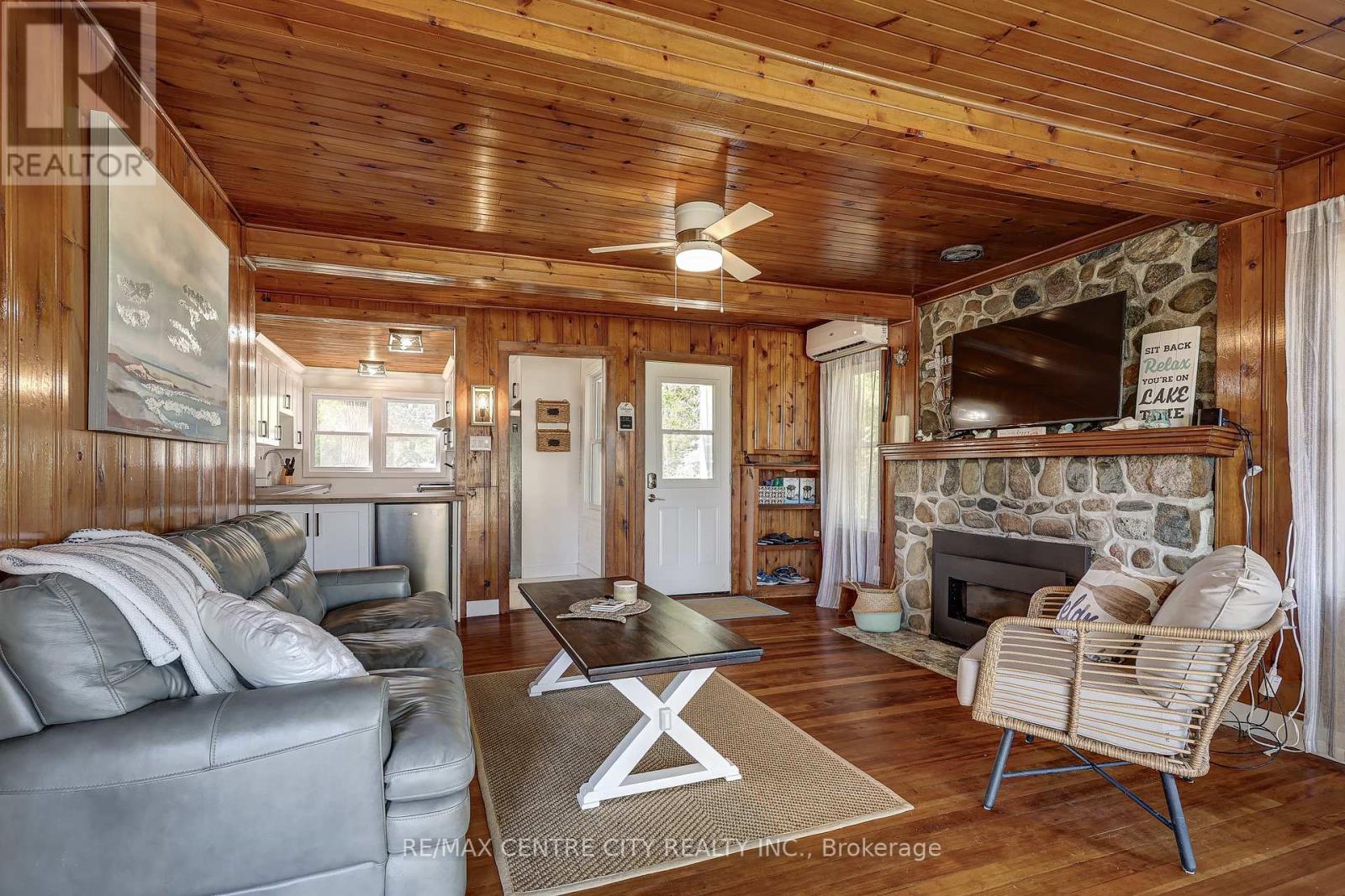 17374 Lakeshore Road, Chatham-Kent, Ontario  N0P 1X0 - Photo 15 - X12704026