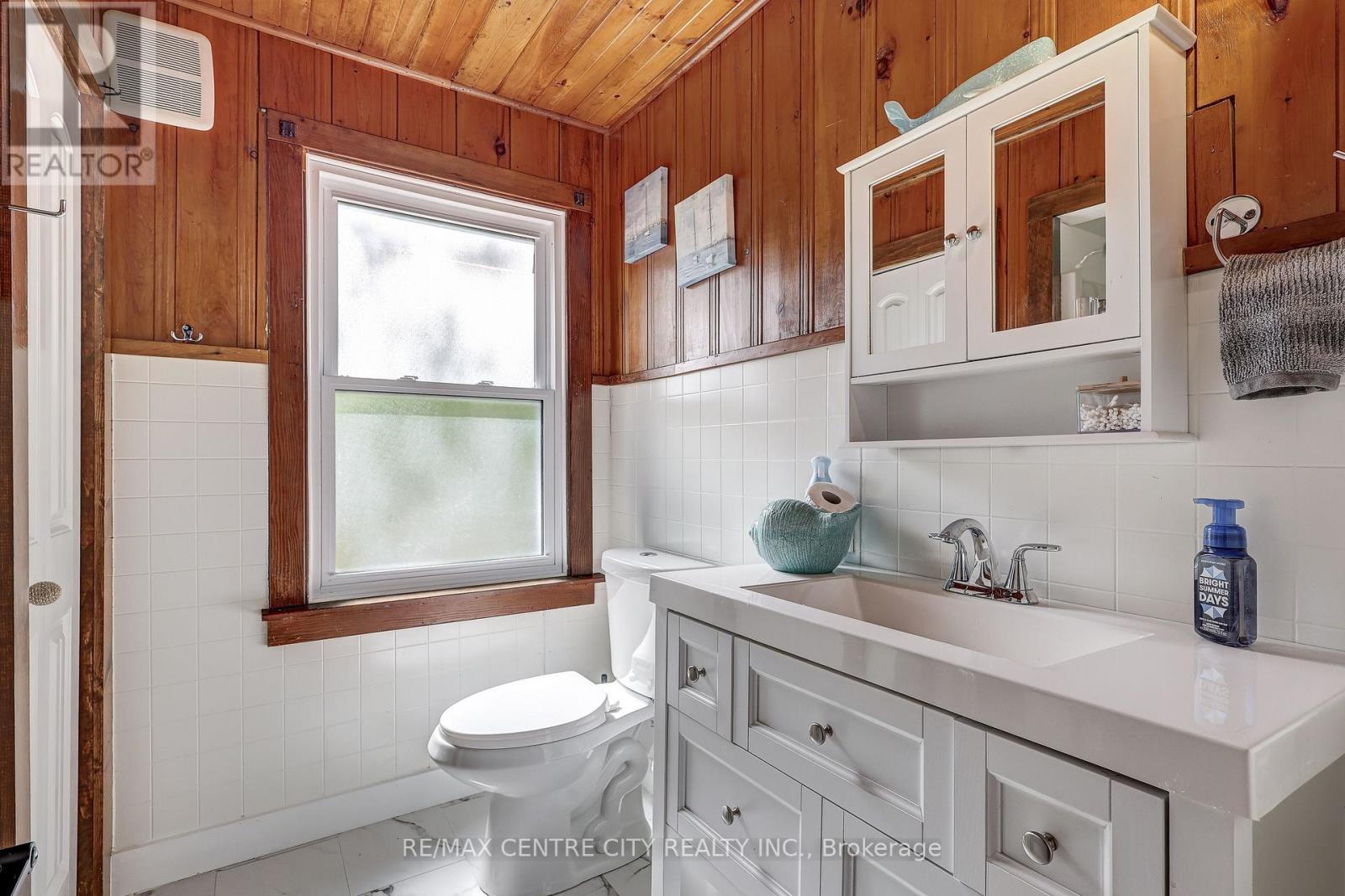 17374 Lakeshore Road, Chatham-Kent, Ontario  N0P 1X0 - Photo 30 - X12704026