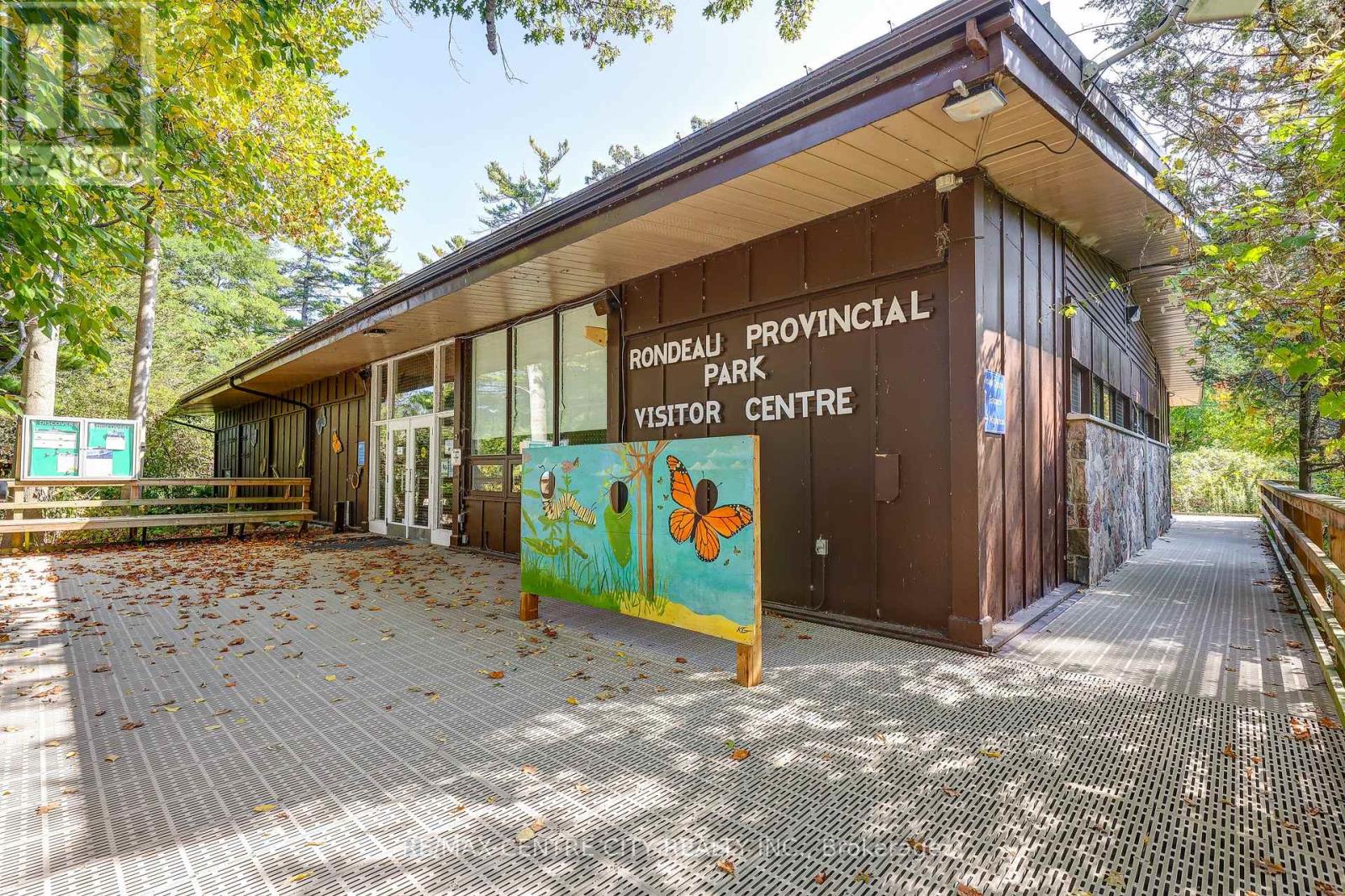 17374 Lakeshore Road, Chatham-Kent, Ontario  N0P 1X0 - Photo 41 - X12704026