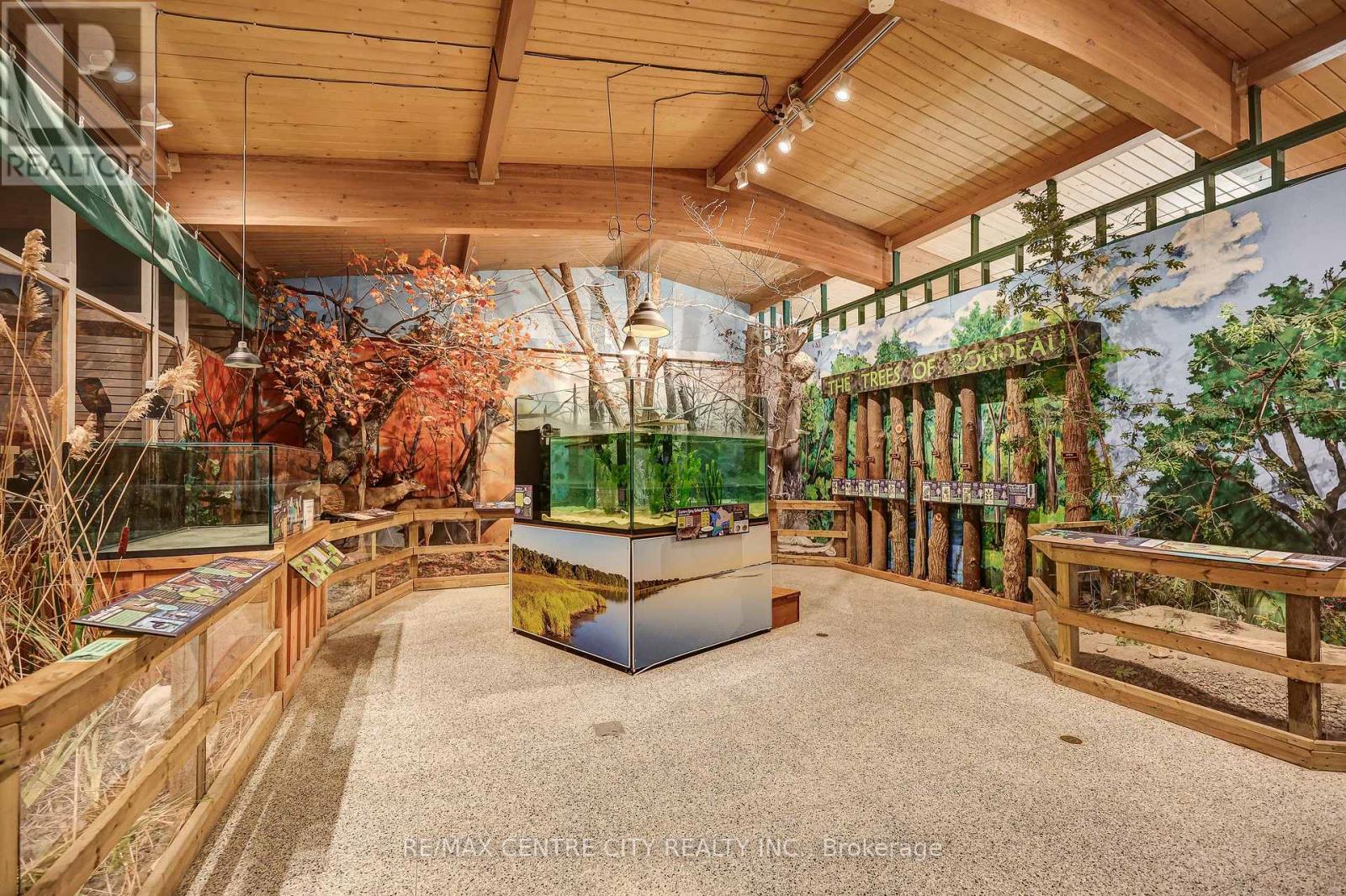 17374 Lakeshore Road, Chatham-Kent, Ontario  N0P 1X0 - Photo 42 - X12704026