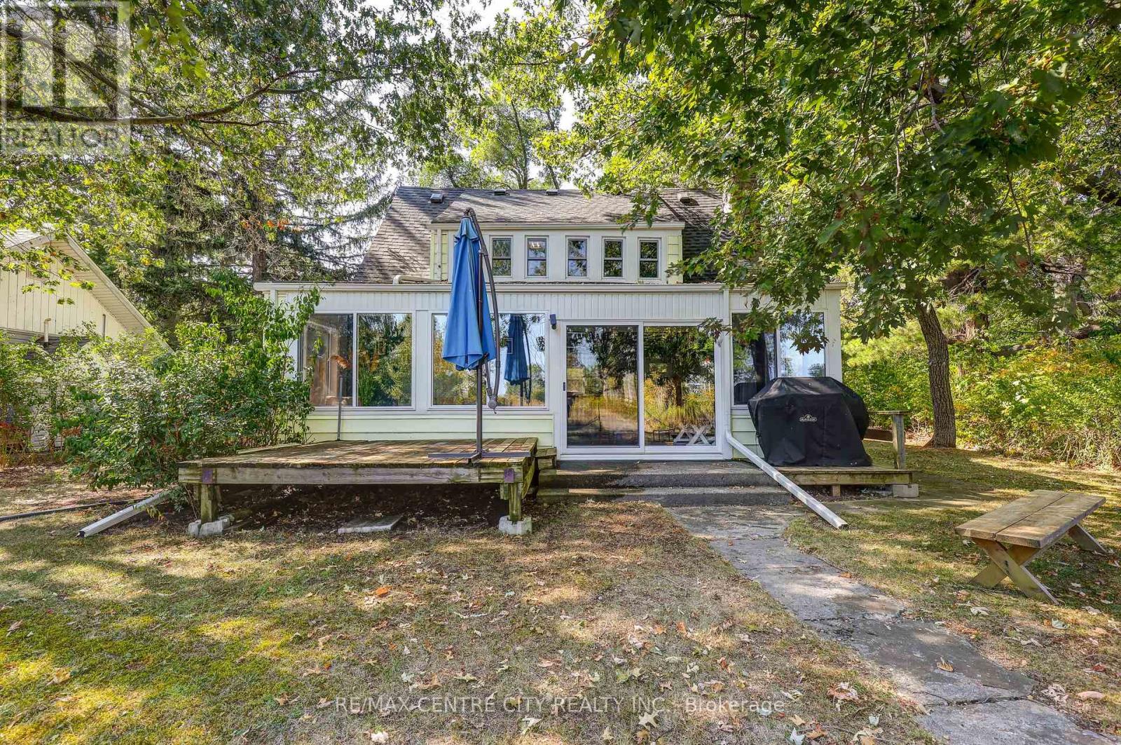 17374 Lakeshore Road, Chatham-Kent, Ontario  N0P 1X0 - Photo 8 - X12704026