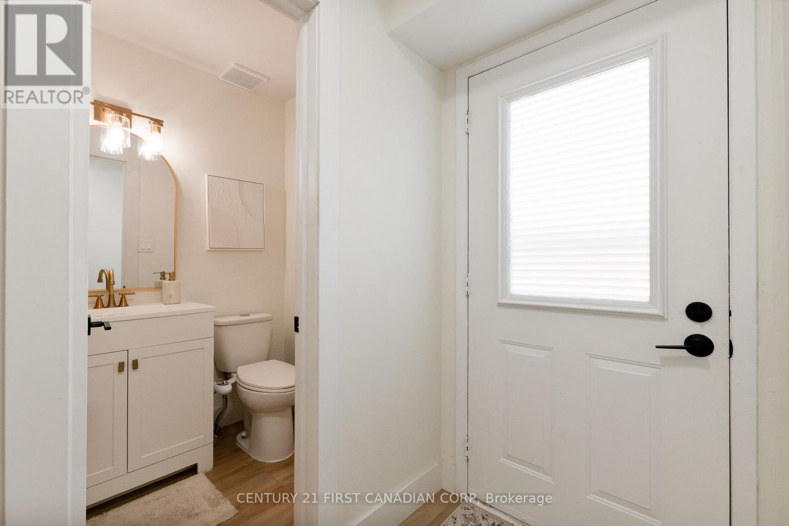 60 - 35 Waterman Avenue, London South, Ontario  N6C 5T8 - Photo 4 - X12704042